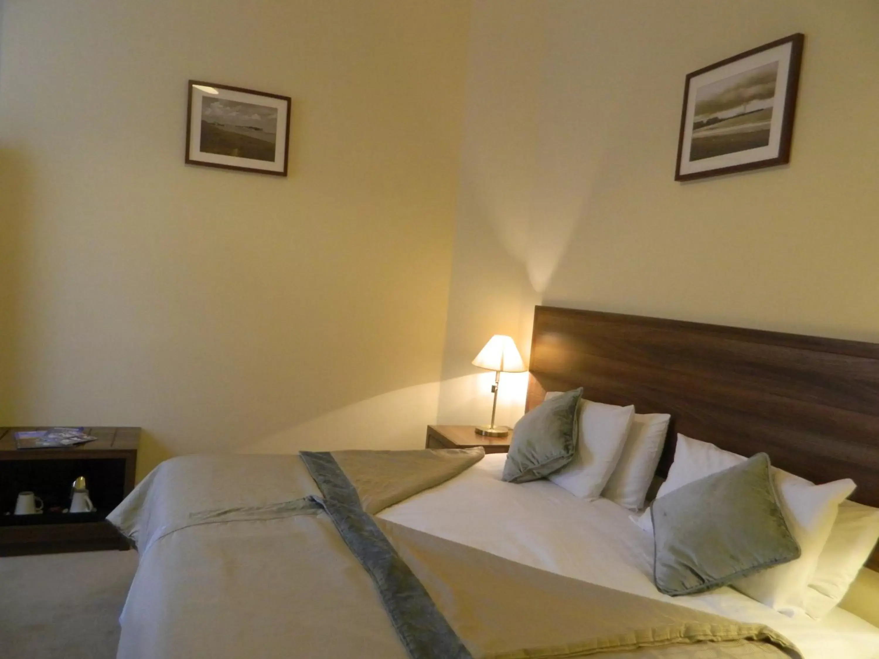 Bedroom, Room Photo in Weston Hotel