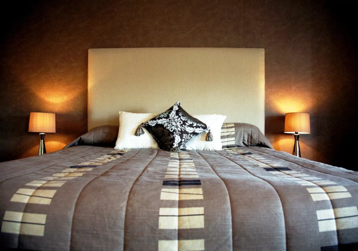 Deluxe Double Room in The Tontine Hotel