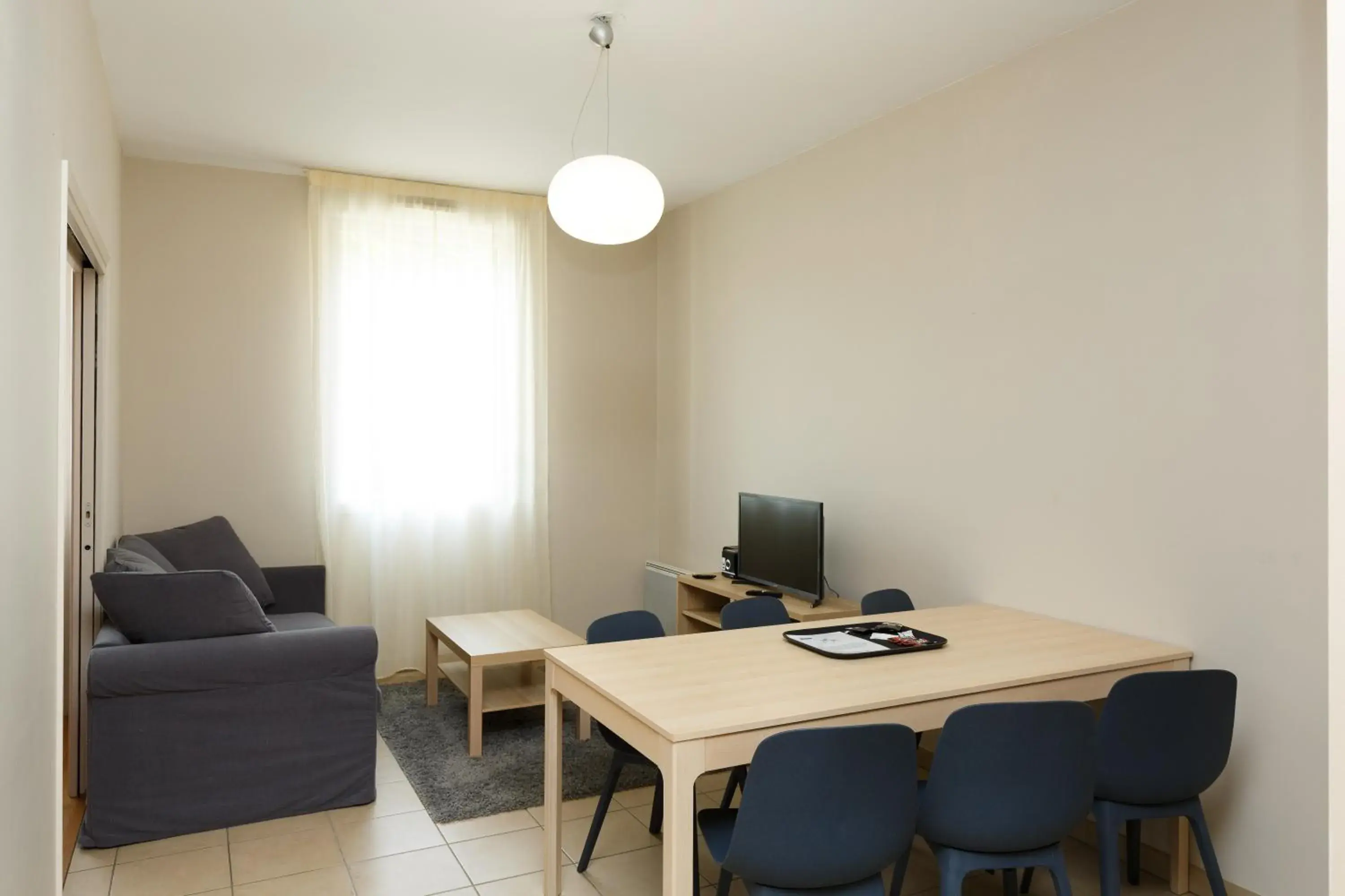 Seating area, TV/Entertainment Center in Residhotel Toulouse Centre