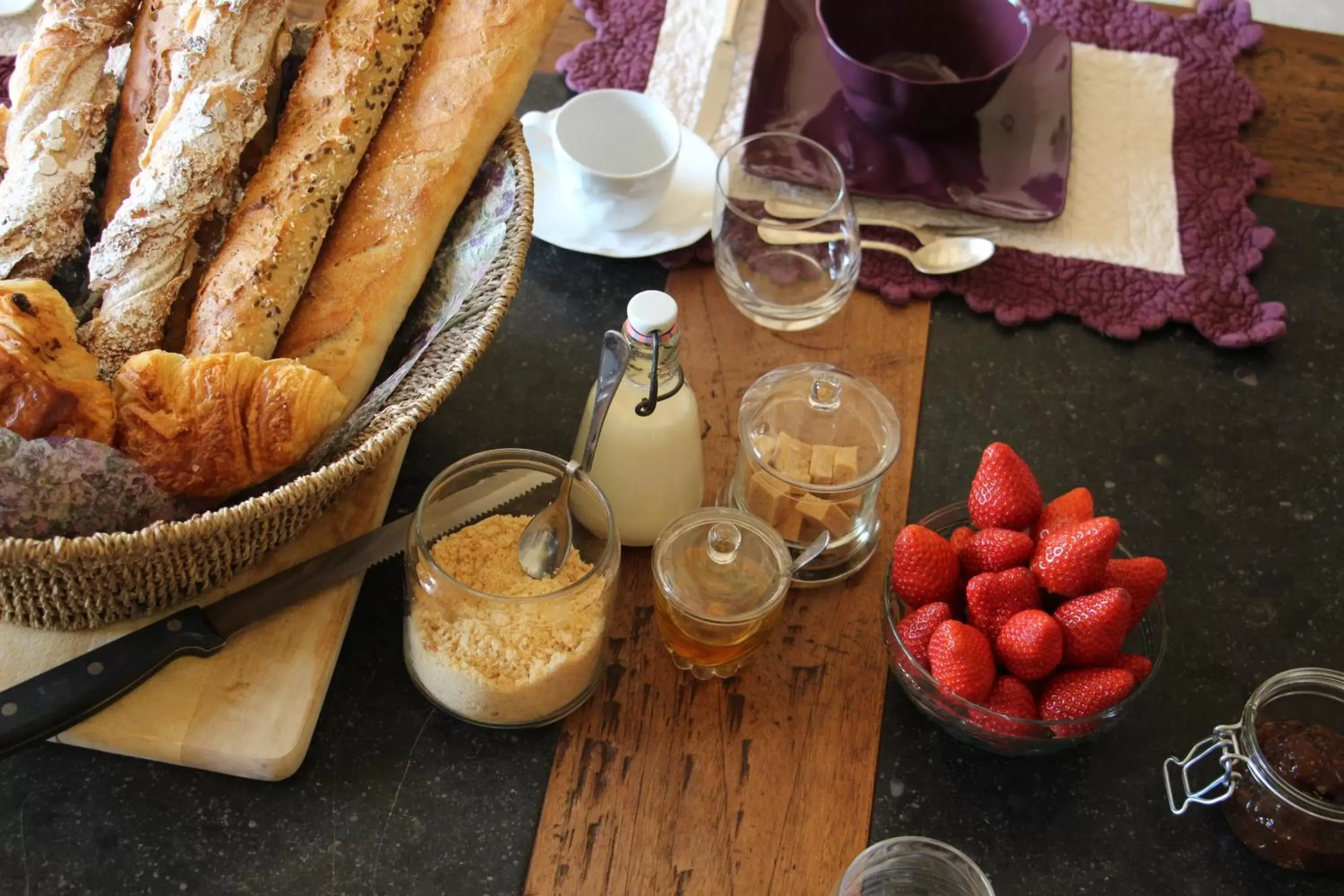 Continental breakfast in Sous les Platanes B&B