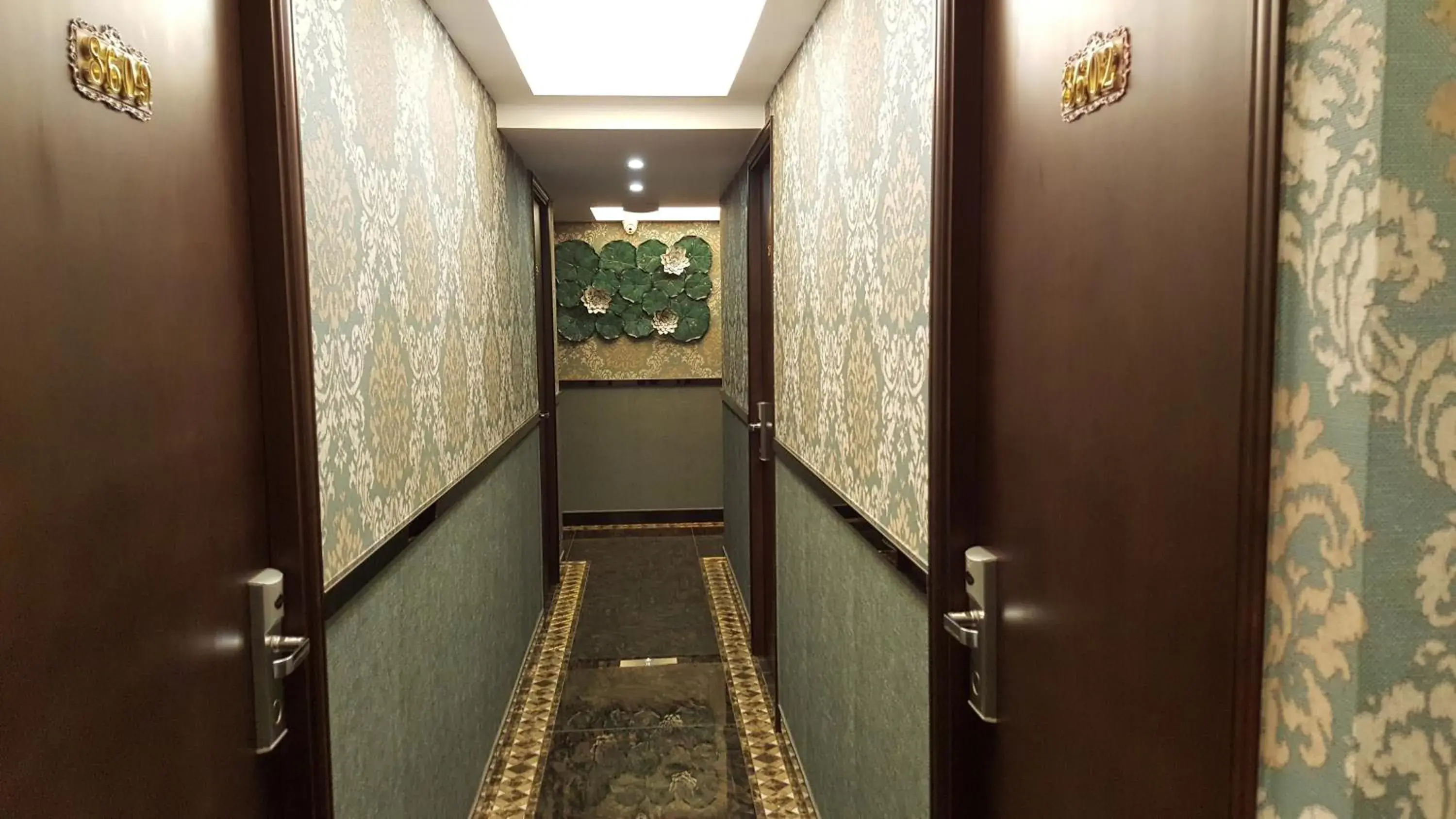 Decorative detail in Seasons Hotel – Causeway Bay