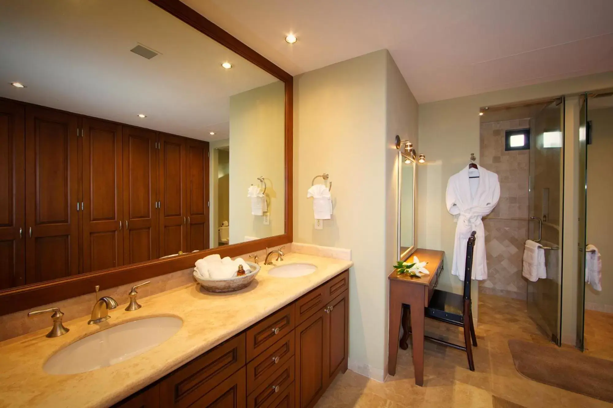 Bathroom in Alegranza Luxury Resort - All Master Suite