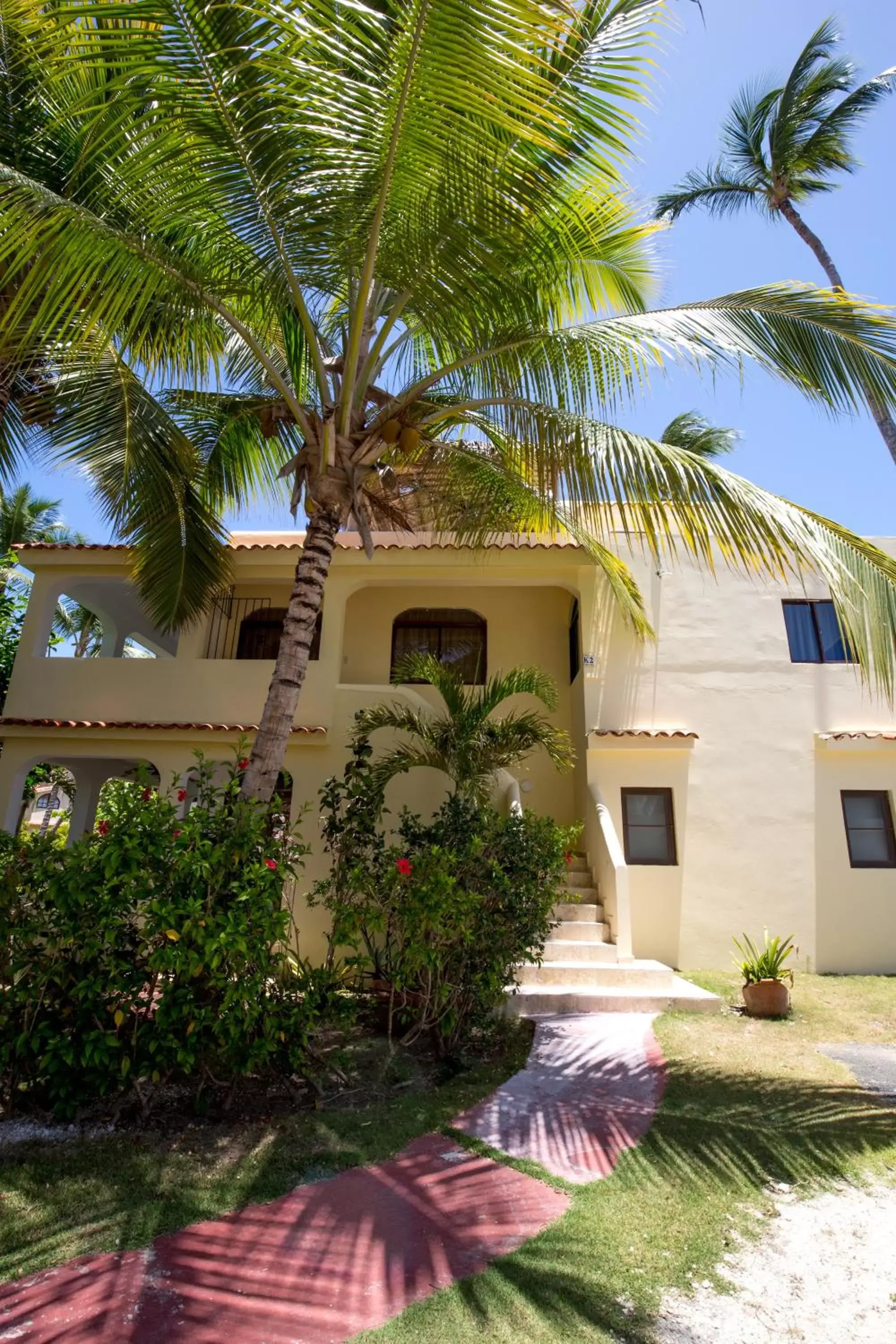 Property Building in Los Corales Beach Village