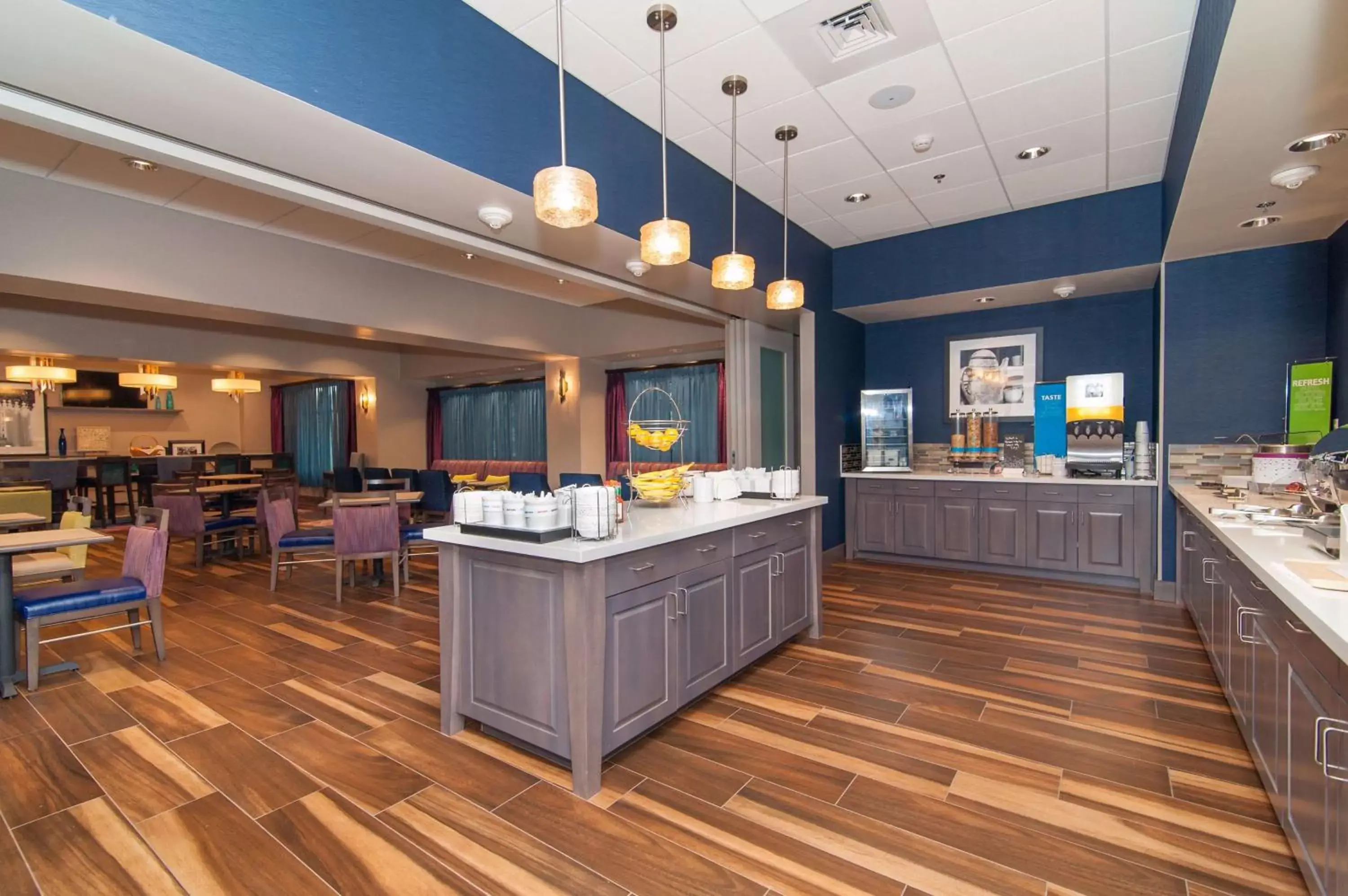 Dining area, Restaurant/Places to Eat in Hampton Inn Norwich