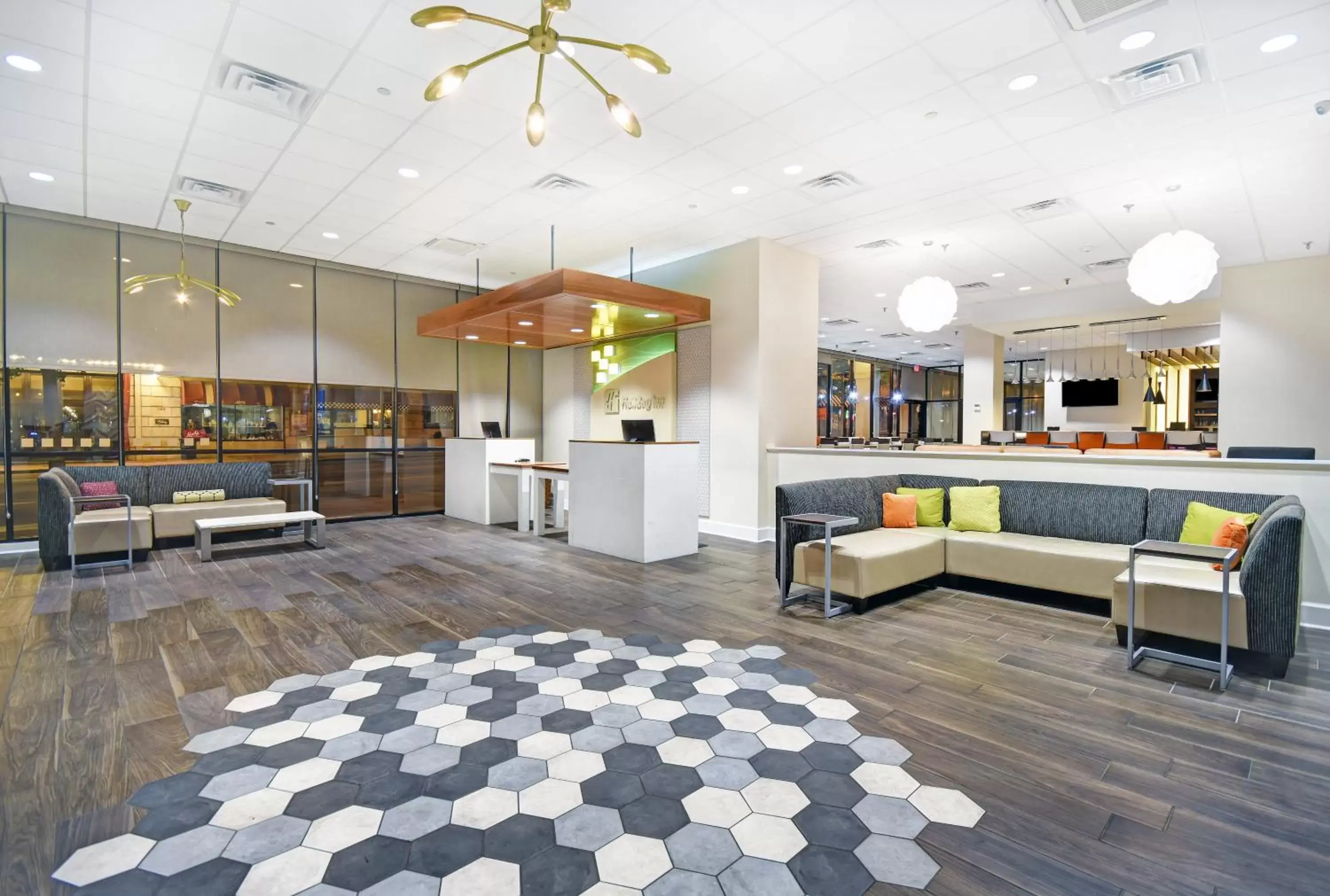 Property building, Lobby/Reception in Holiday Inn - Memphis Downtown - Beale St., an IHG Hotel