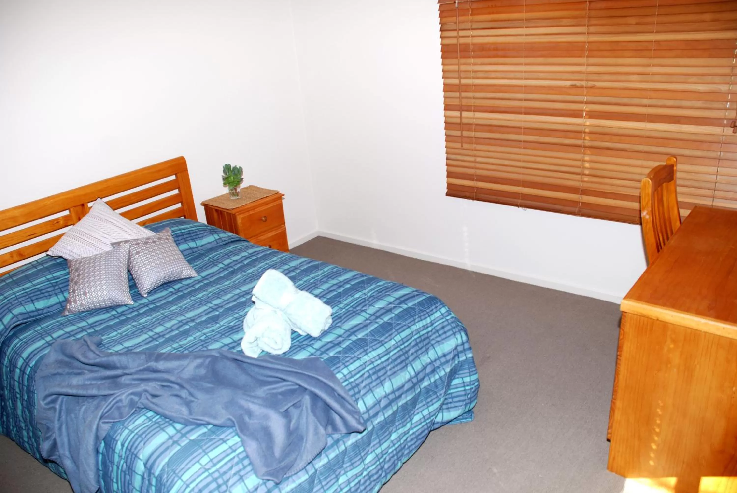 Bedroom, Bed in Amberoo Apartments Tamworth