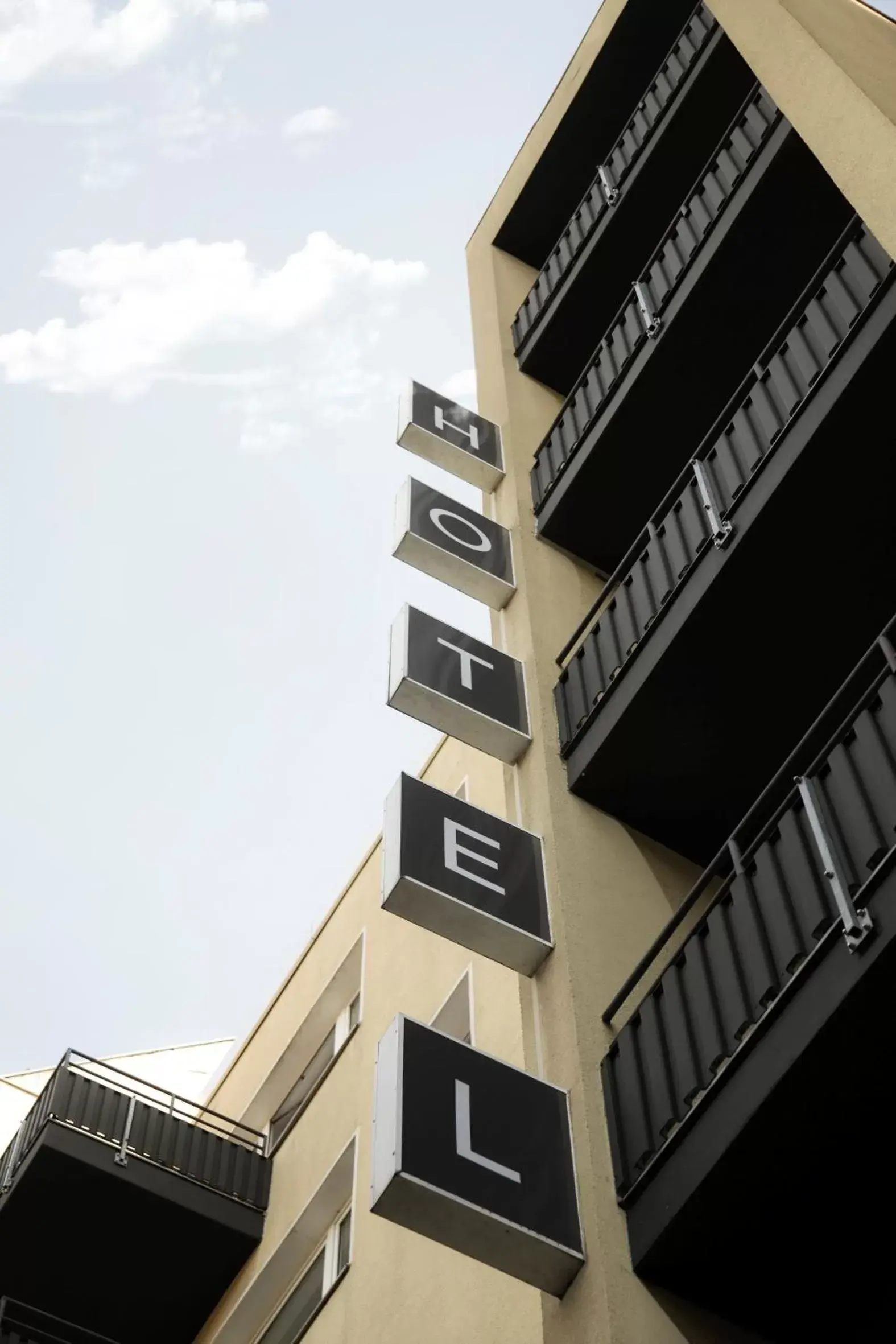 Facade/entrance, Property Building in Les Nations