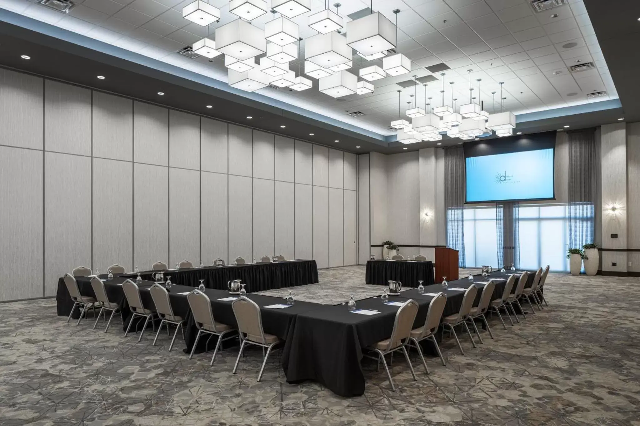 Meeting/conference room in Holiday Inn Express & Suites Sioux City North - Event Center, an IHG Hotel