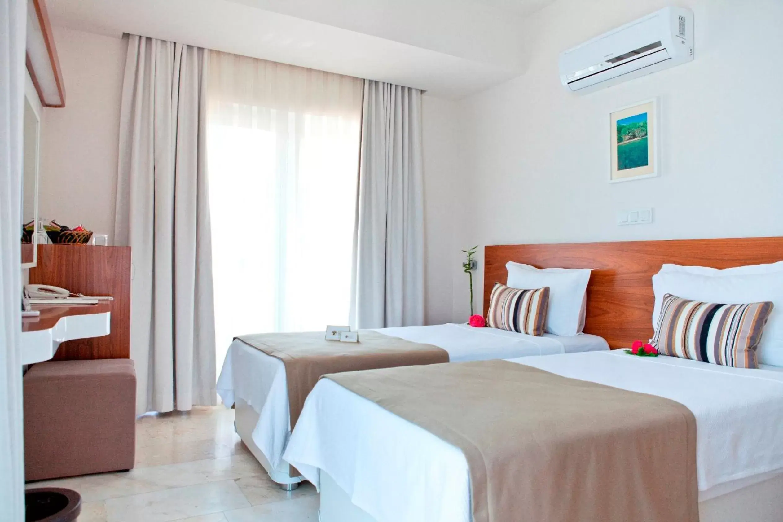 Standard Twin Room with Partial Sea View in Olea Nova Hotel Standard Twin Room with Partial Sea View in Olea Nova Hotel