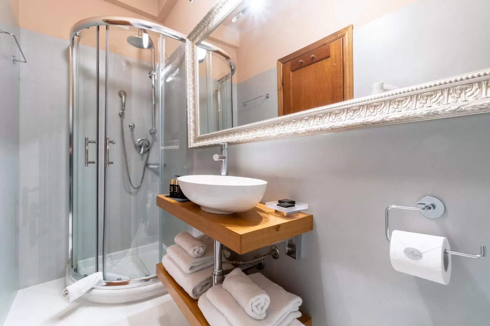 Shower, Bathroom in Art Hotel Villa Agape