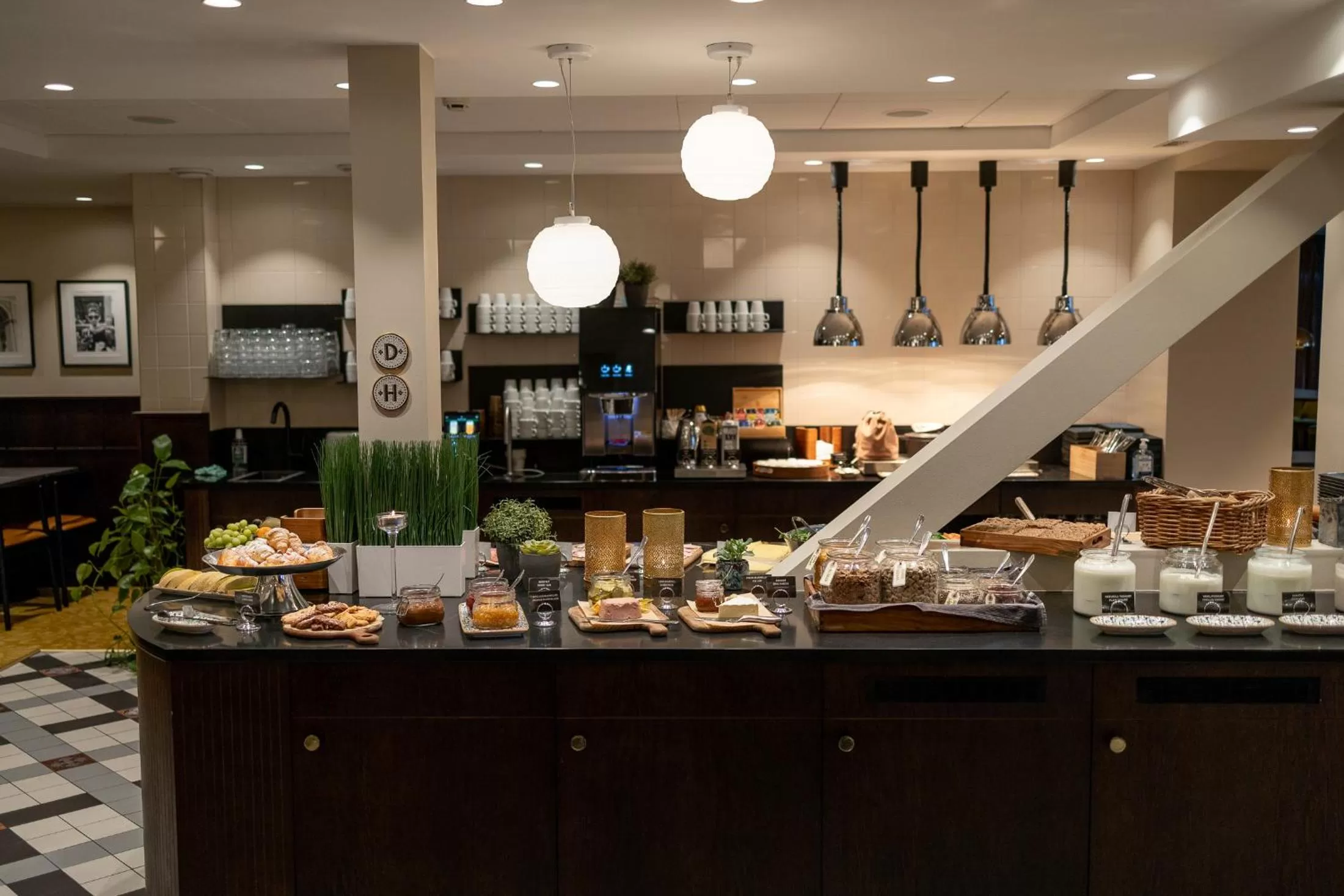 Buffet breakfast in Thon Partner Hotel Dockyard