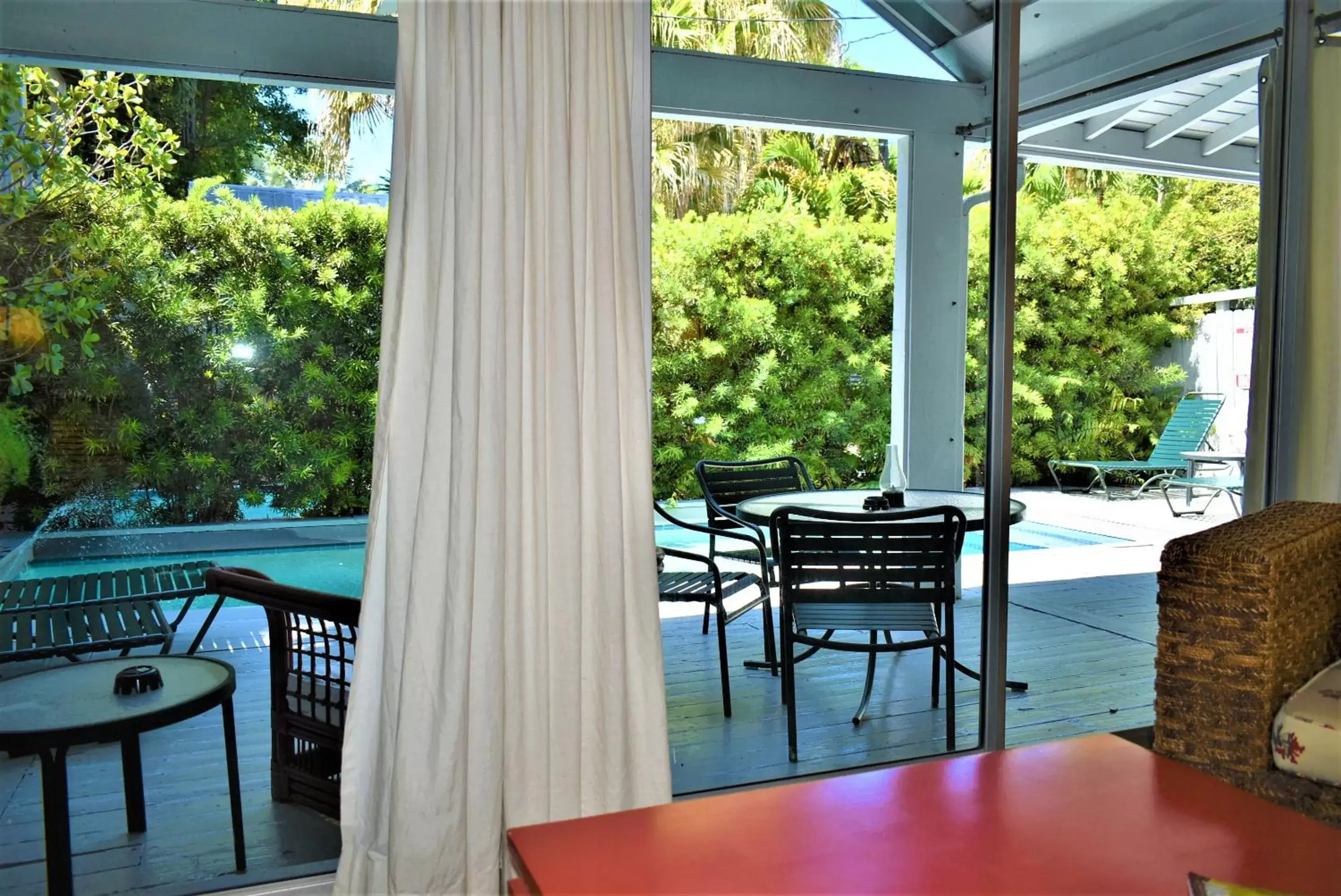 Pool view in Simonton Court Historic Inn & Cottages