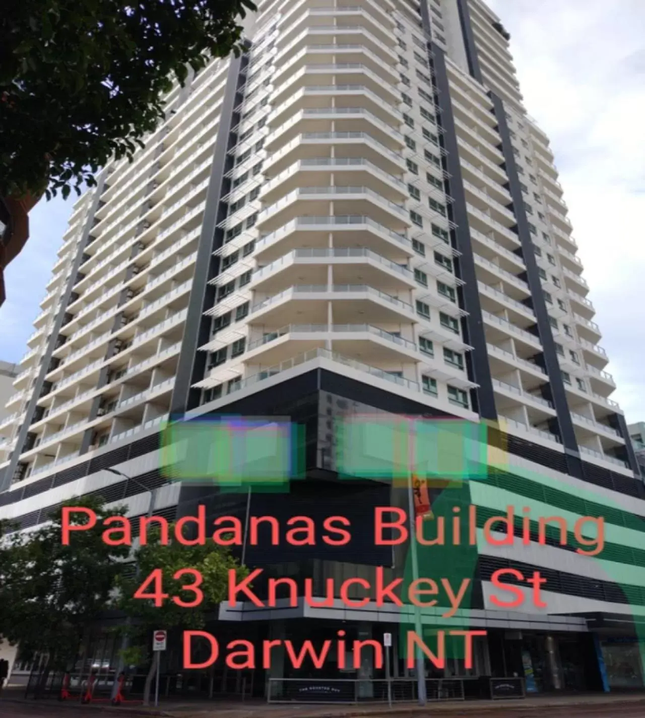 Property building in Darwin Harbour Suites Property building in Darwin Harbour Suites