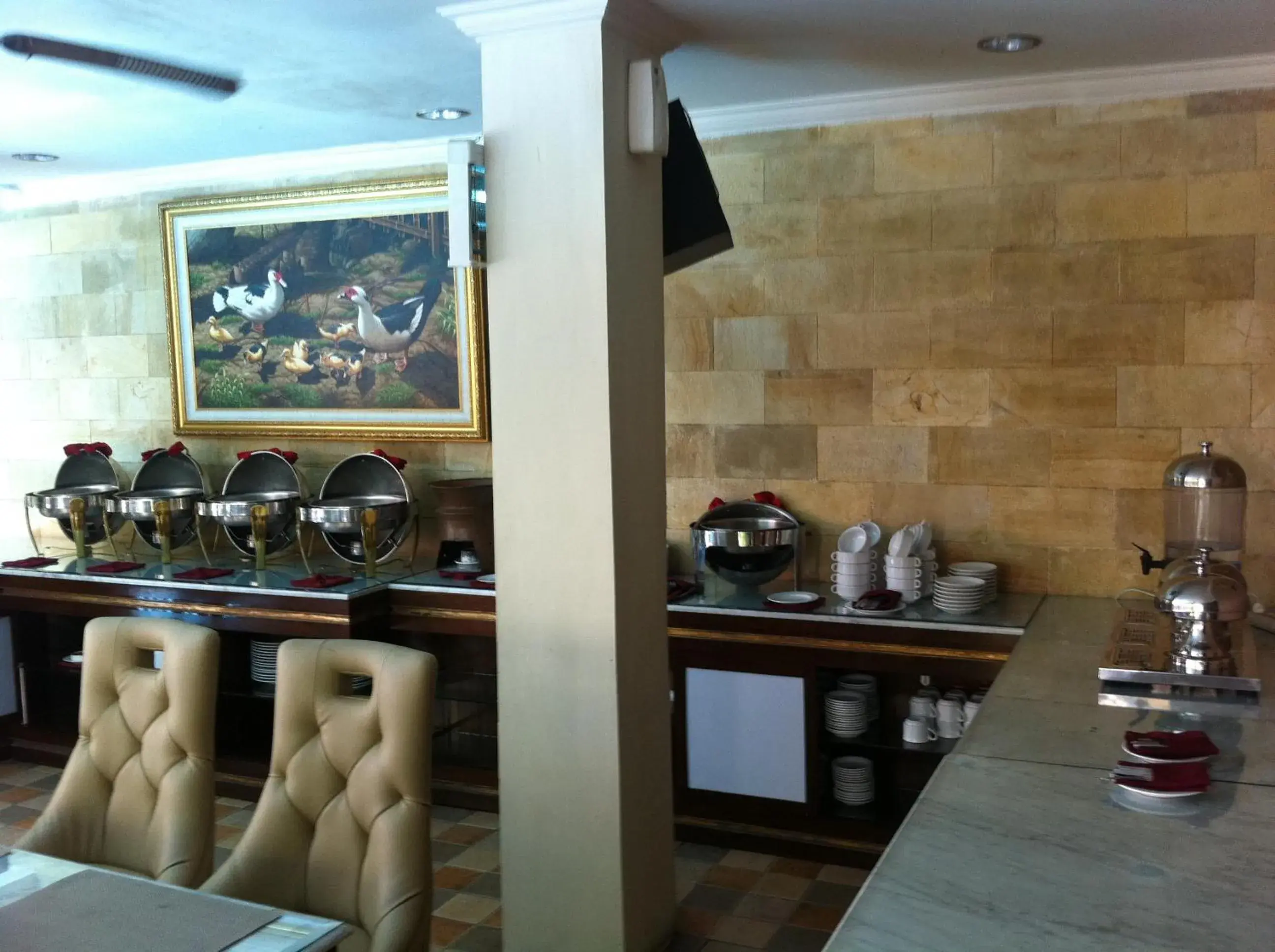 Kitchen/Kitchenette in Hotel Indah Palace Yogyakarta