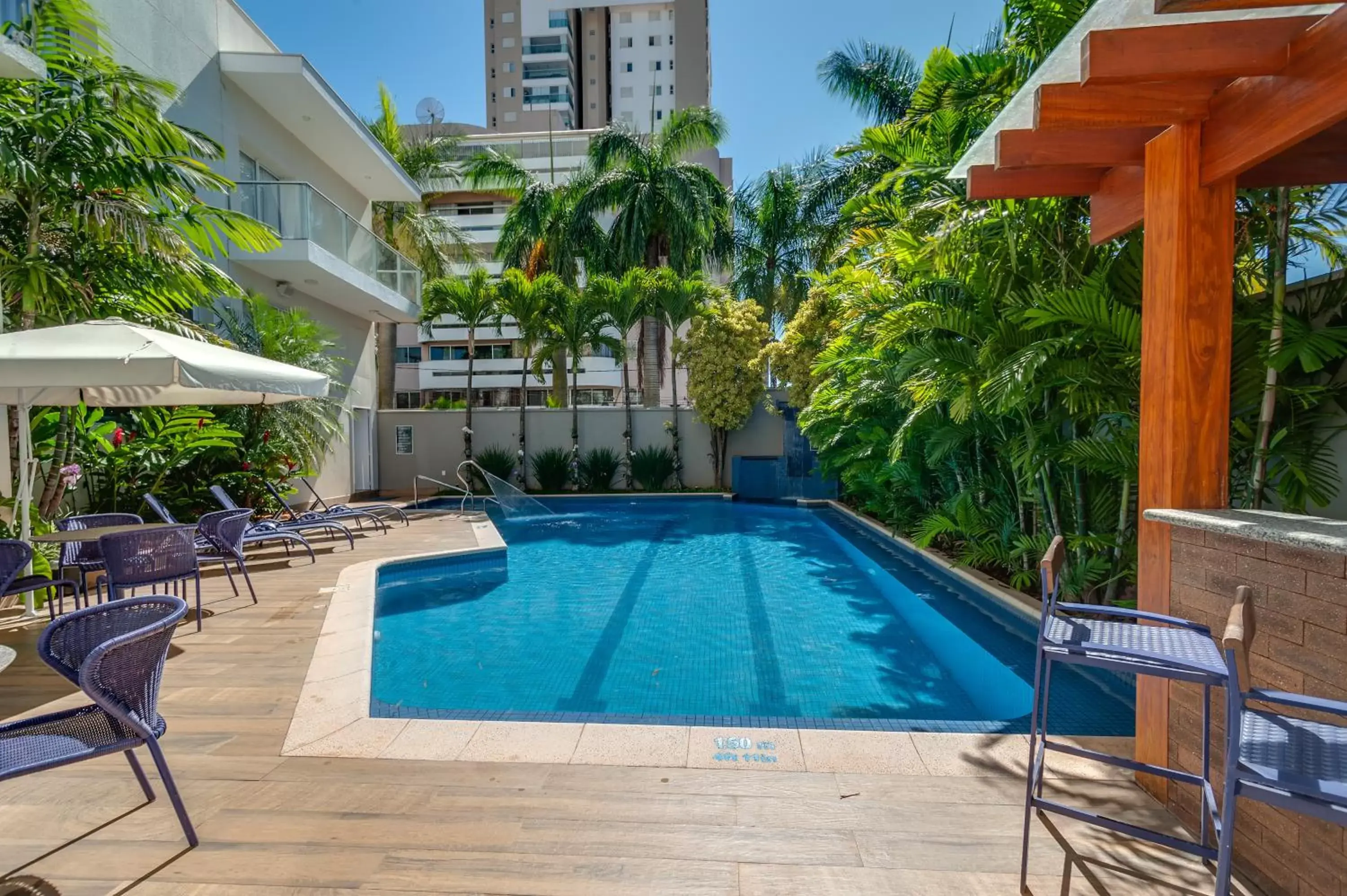 Swimming Pool in Radisson Hotel Anápolis