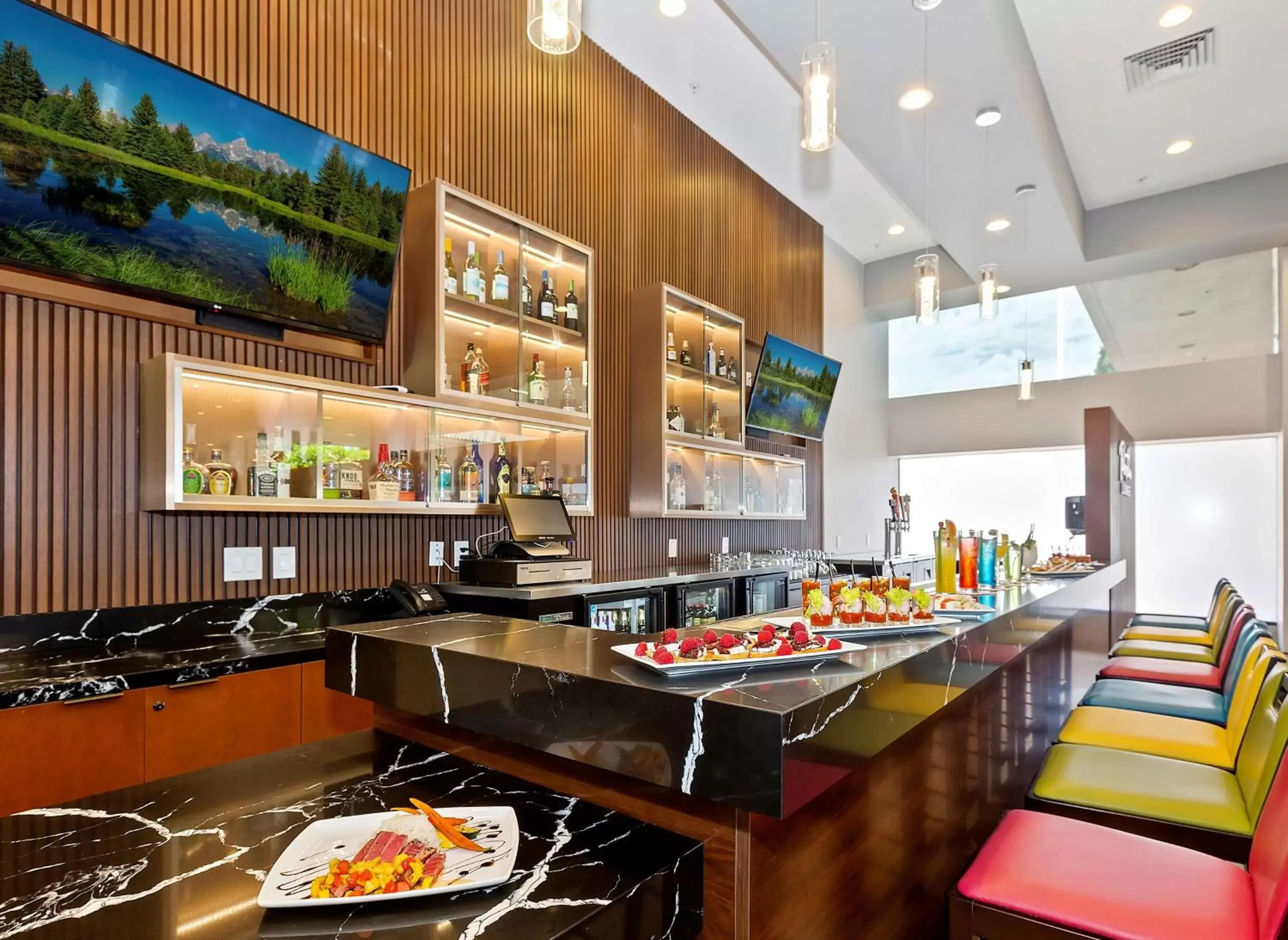 Lounge or bar, Restaurant/Places to Eat in Doubletree by Hilton Whittier