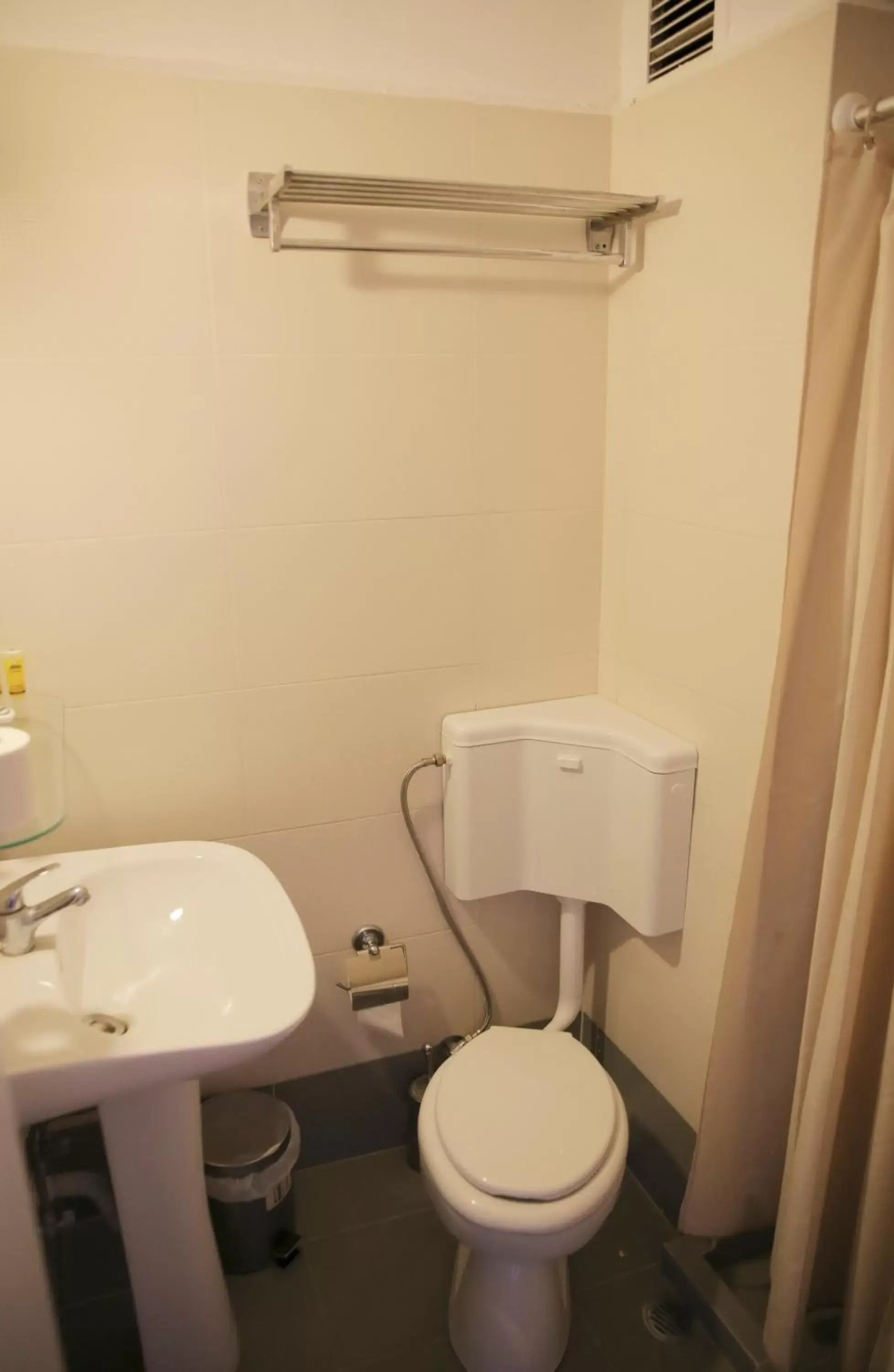 Bathroom in Hotel Anesi