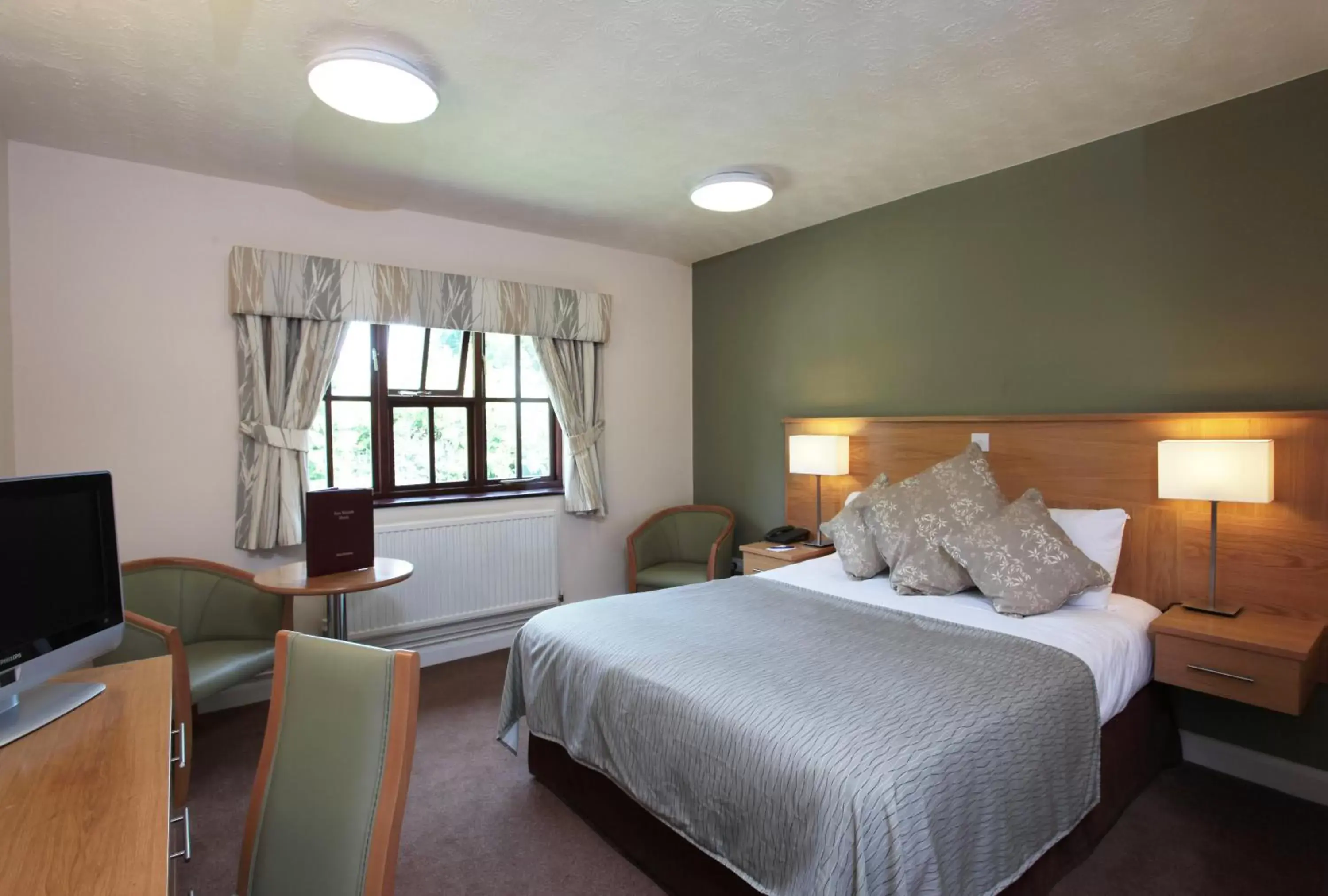 Bed in Best Western Plus Ullesthorpe Court Hotel & Golf Club