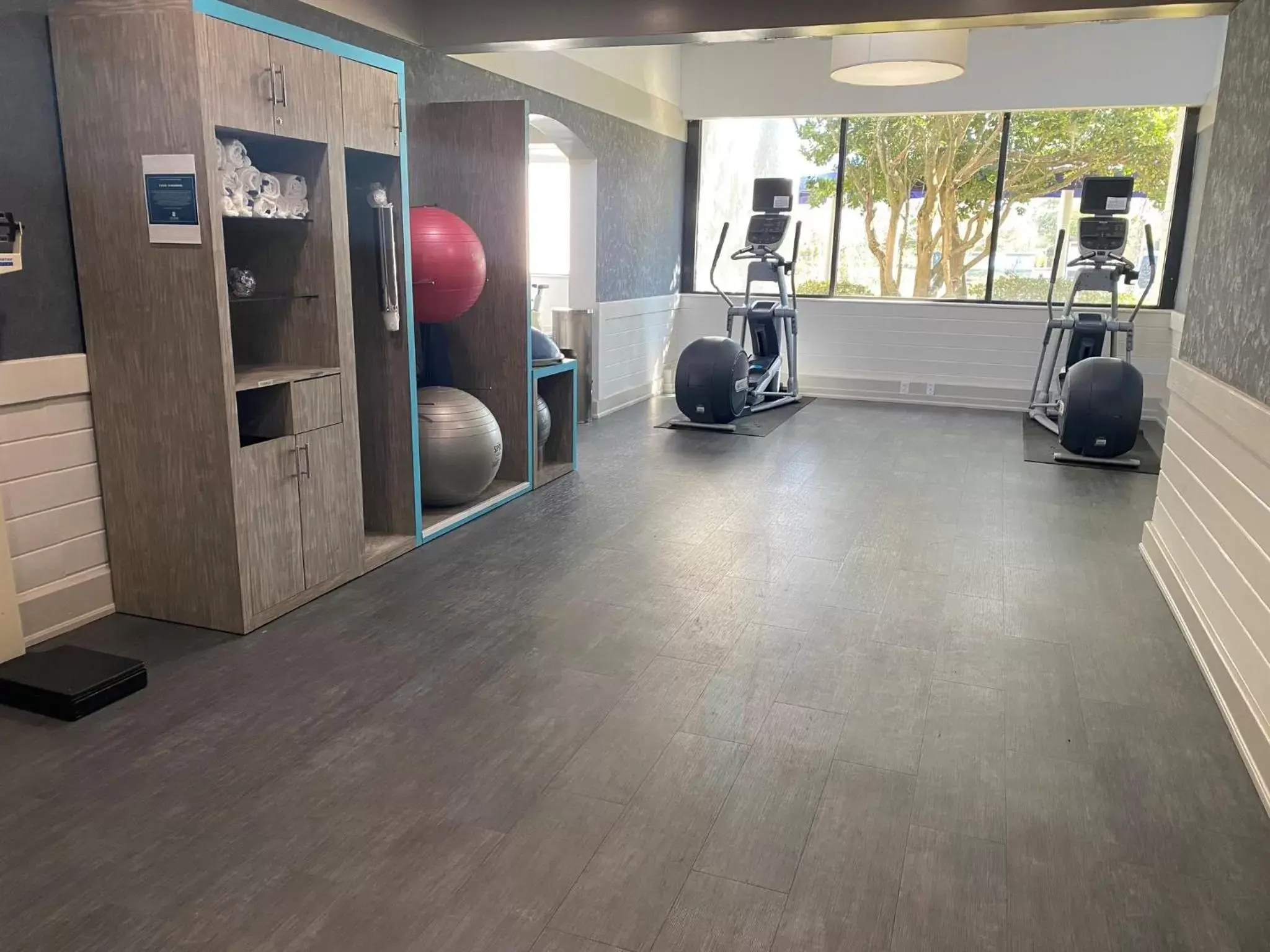 Fitness centre/facilities, Fitness Center/Facilities in Crowne Plaza Jacksonville Airport, an IHG Hotel