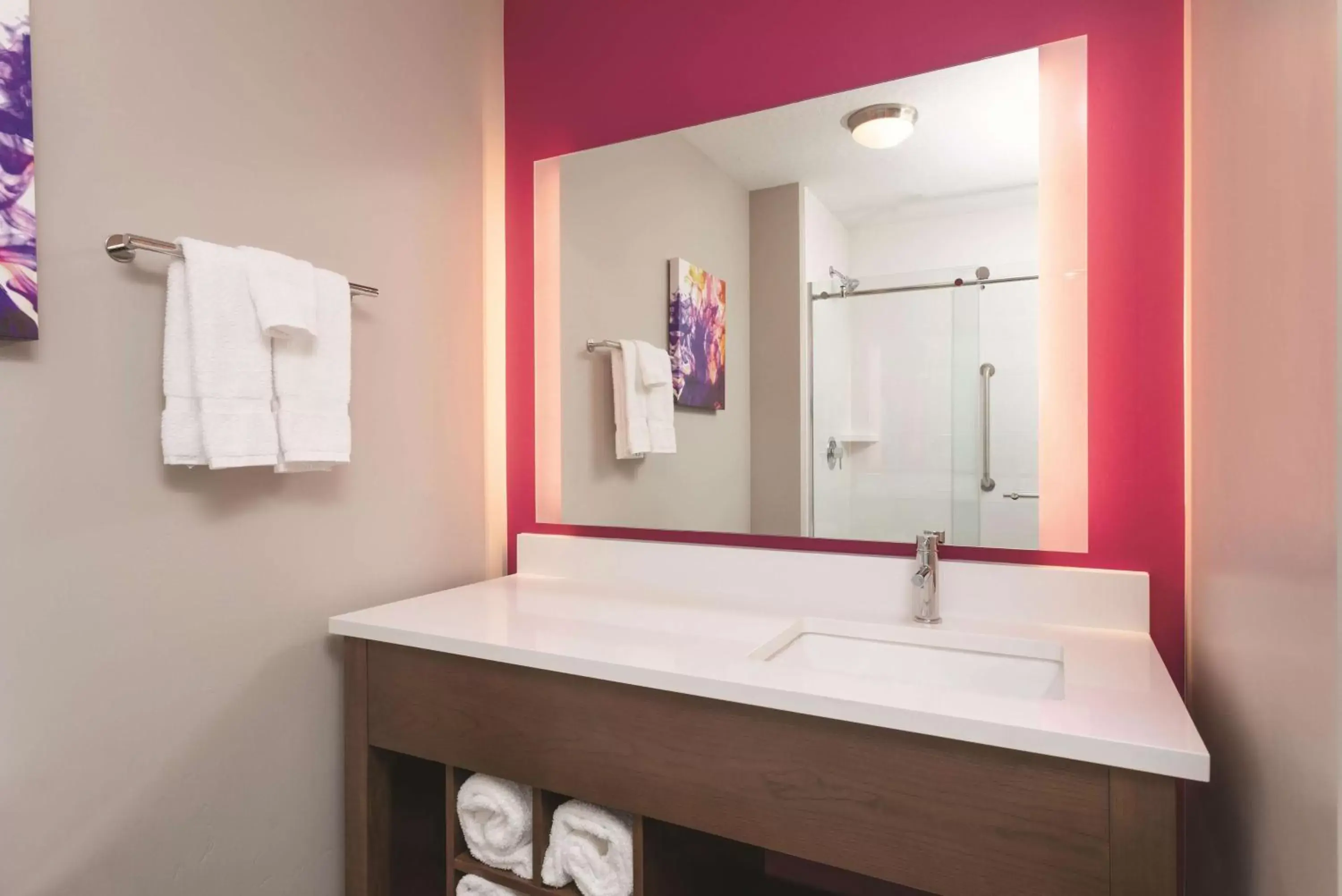 Photo of the whole room, Bathroom in La Quinta by Wyndham South Jordan
