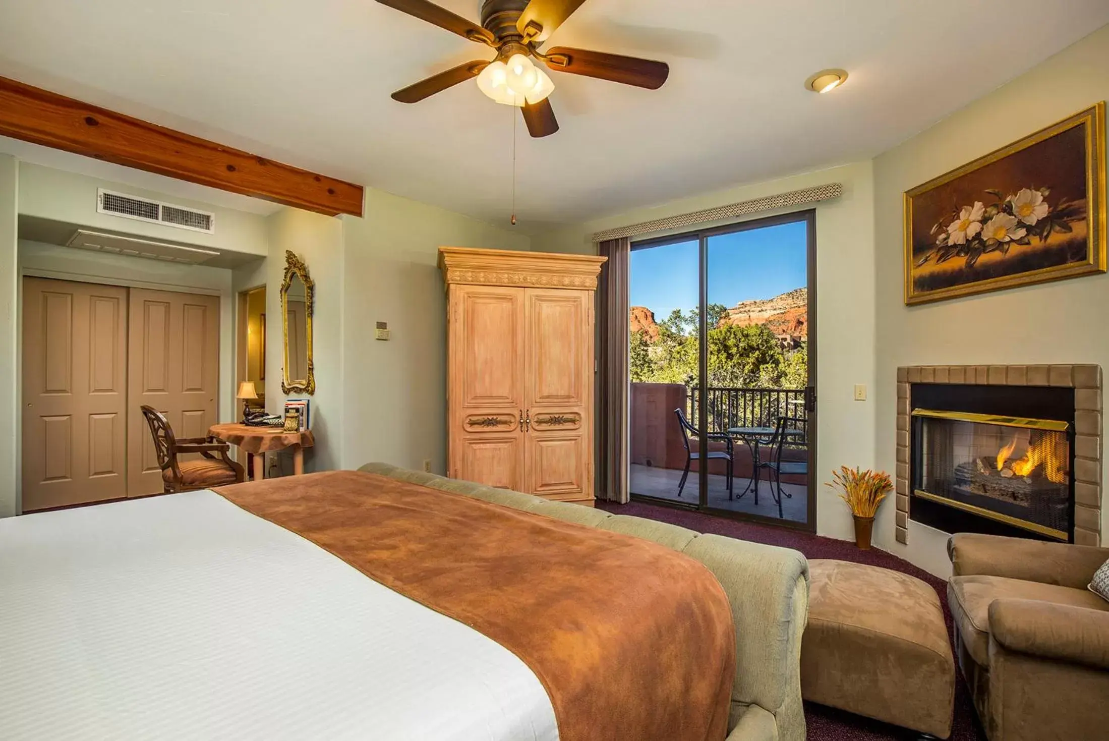 Photo of the whole room, Bed in Alma De Sedona Inn B&B