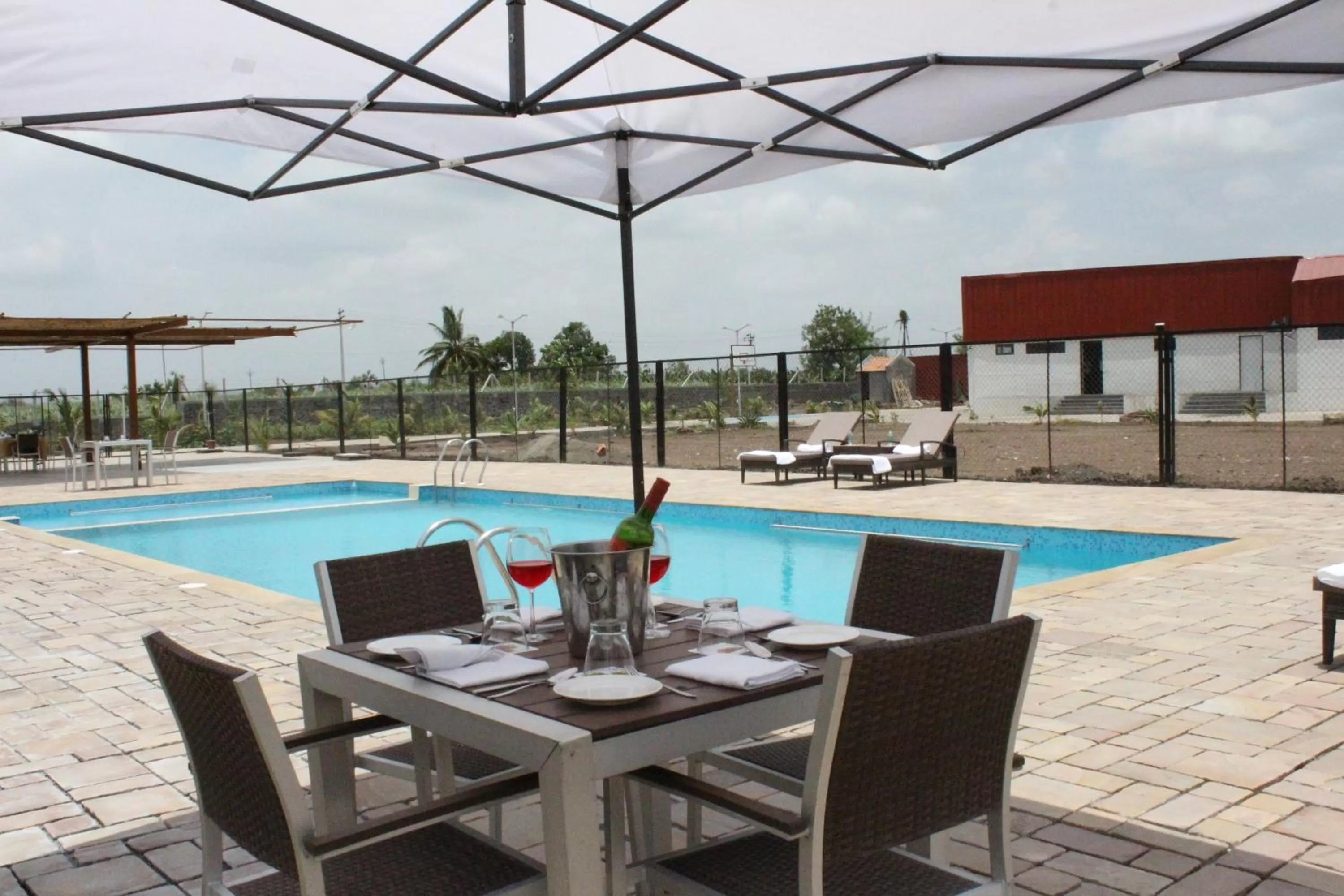 Swimming Pool in Jakson Inns