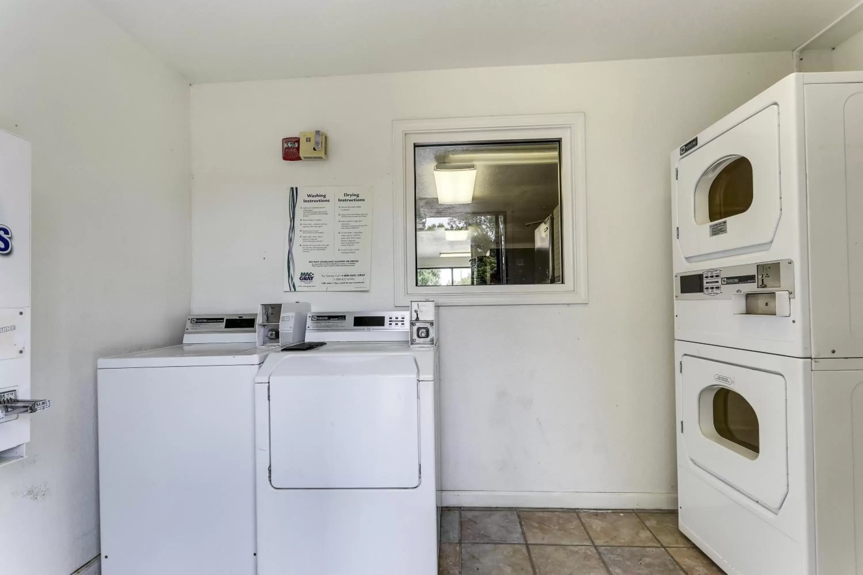 Area and facilities, Kitchen/Kitchenette in Motel 6-Port Allen, LA - Baton Rouge