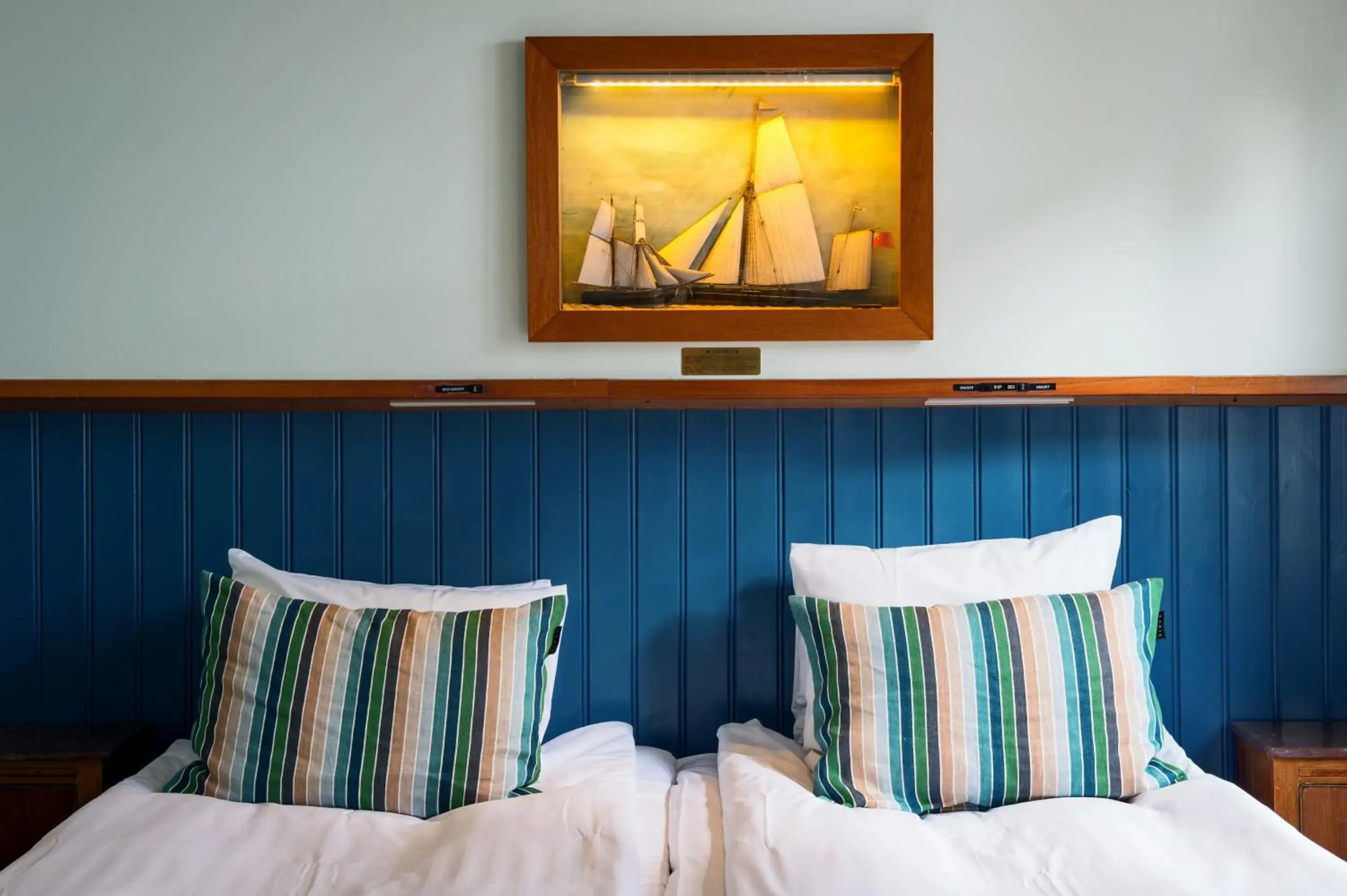 Bedroom, Bed in Collector's Lord Nelson Hotel