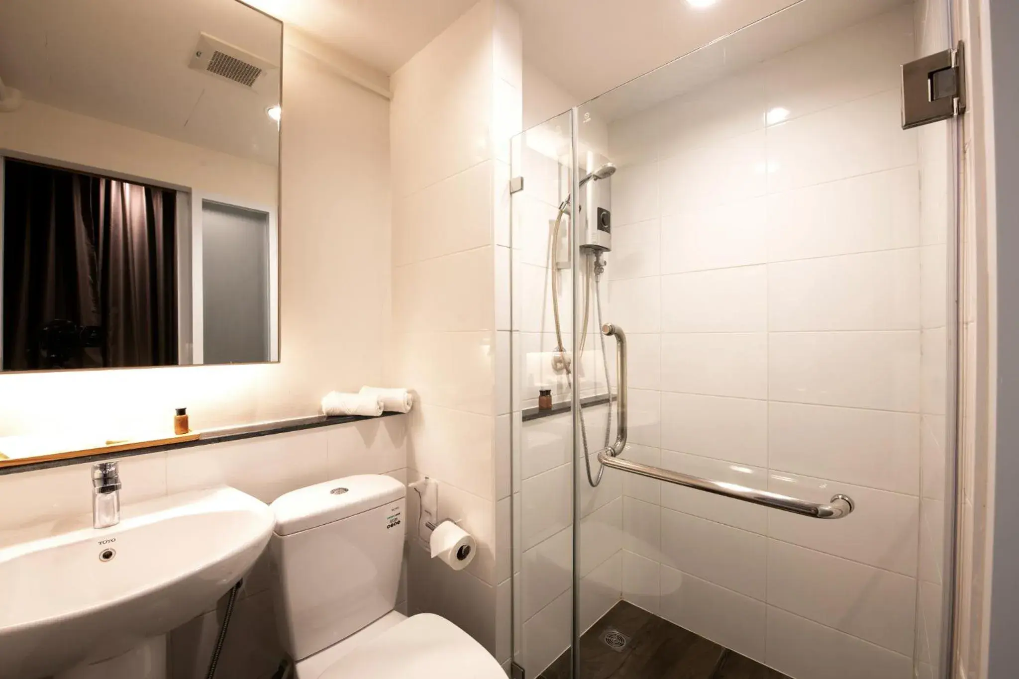Bathroom in Sumittaya Chiangmai Hotel