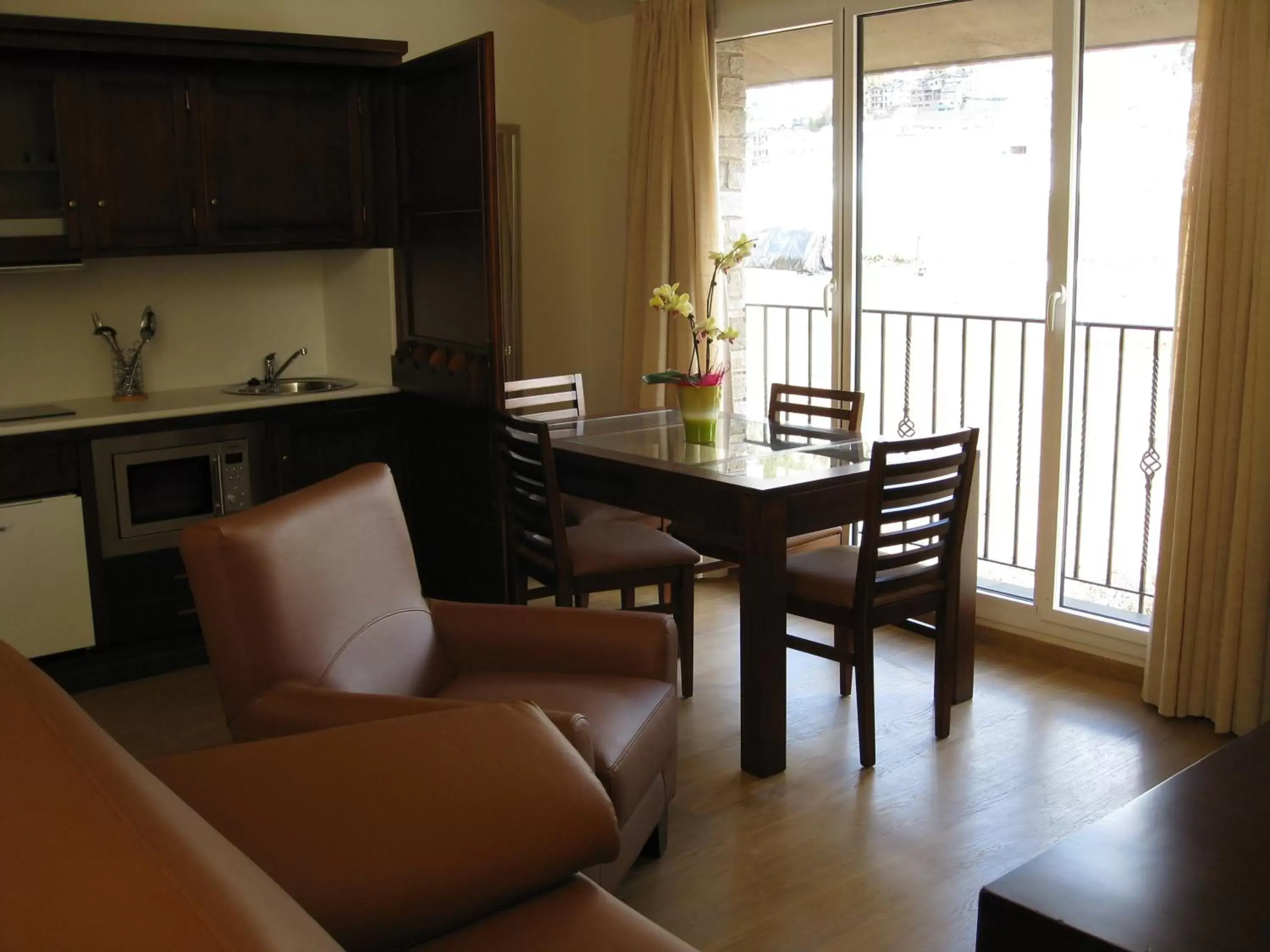 Living room, Dining Area in Obaga Blanca & Spa