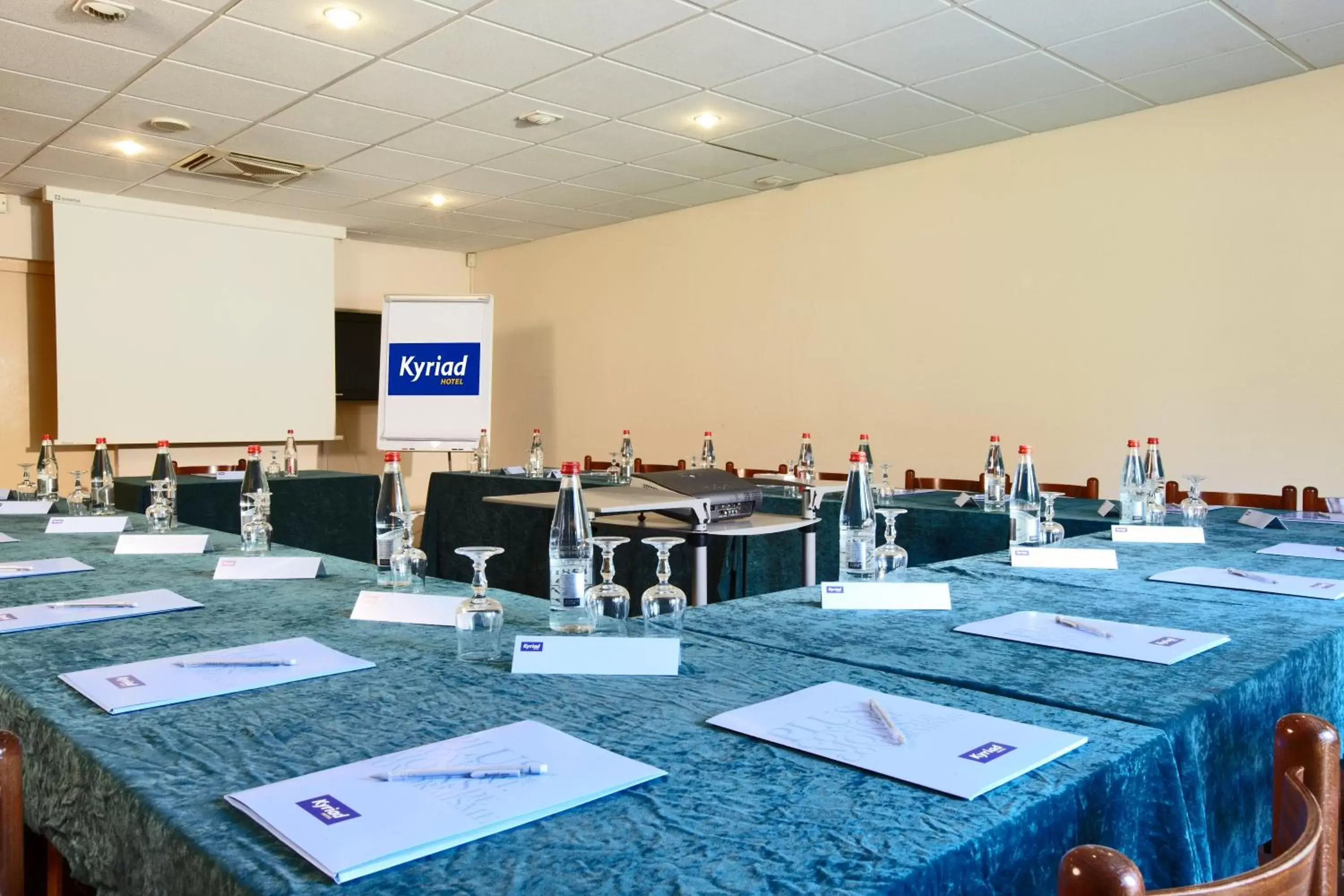 Business facilities in Kyriad Beauvais Sud