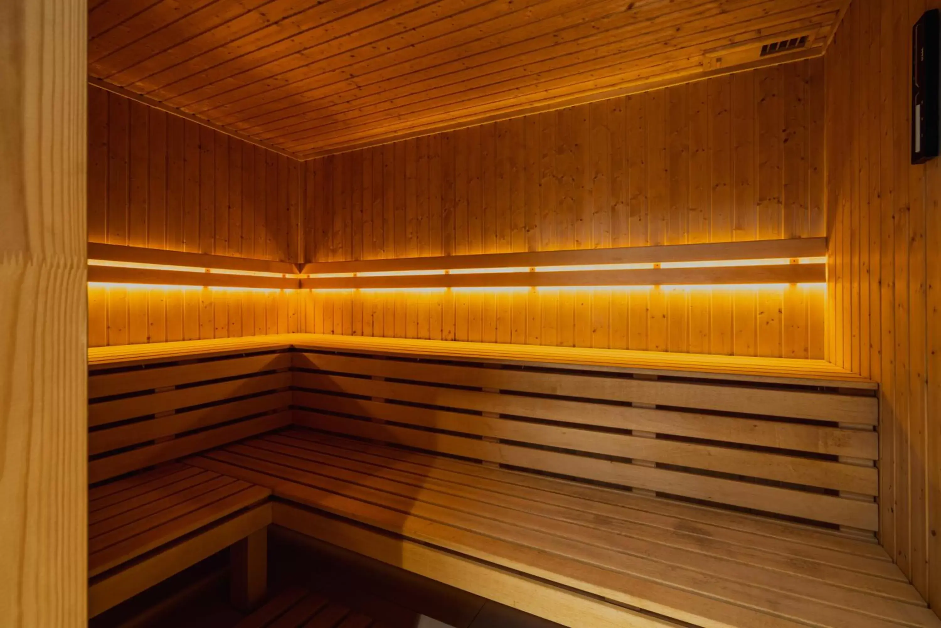 Sauna in Royal Tulip Warsaw Apartments