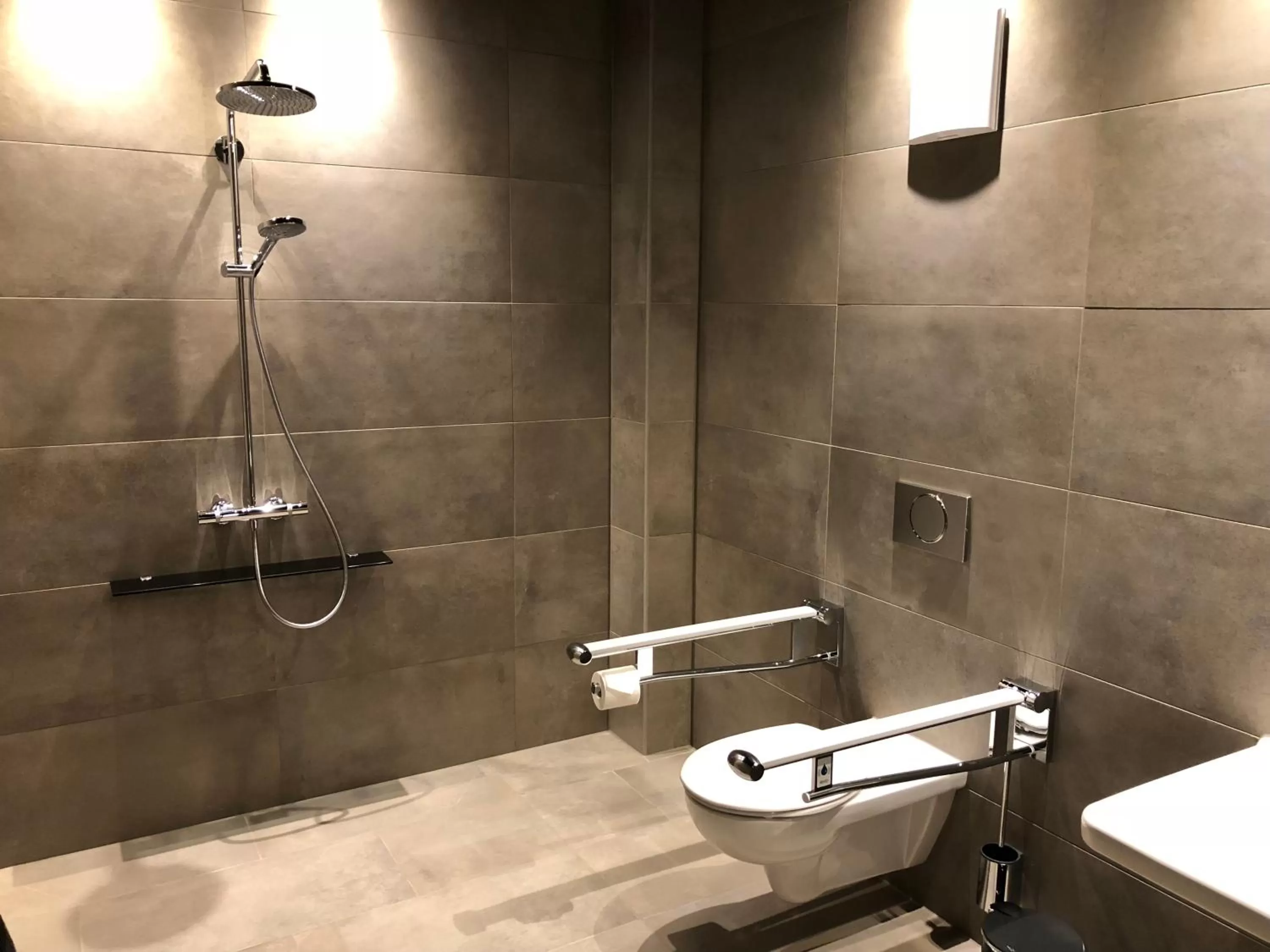 Bathroom in bäck stage