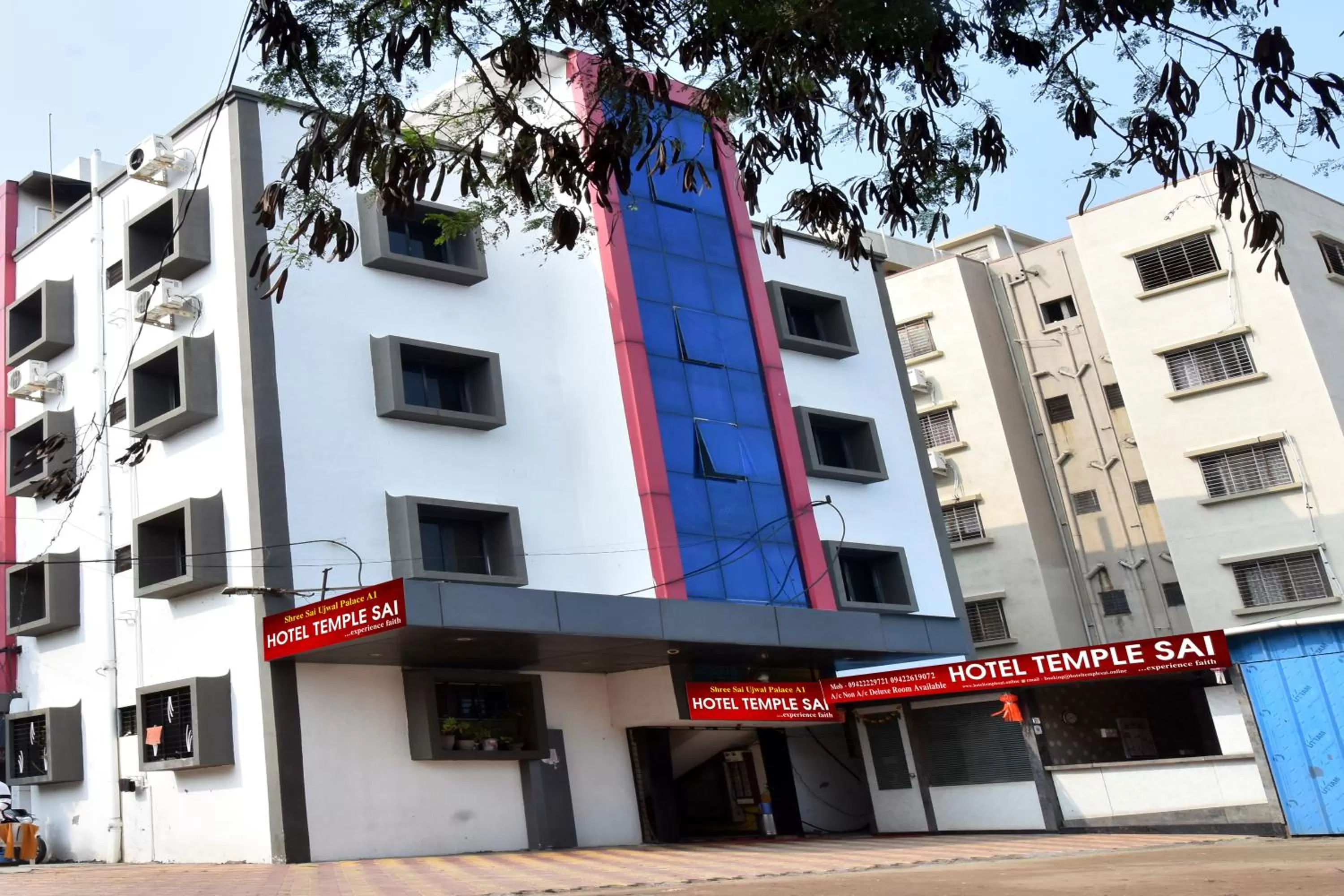 Facade/entrance in Hotel Temple Sai
