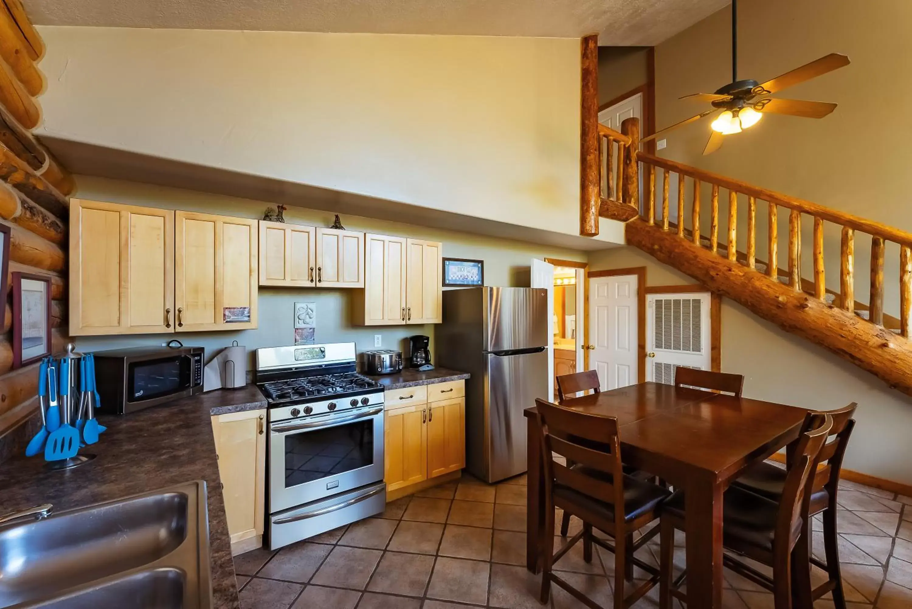 Kitchen/Kitchenette in Zion Ponderosa Ranch Resort