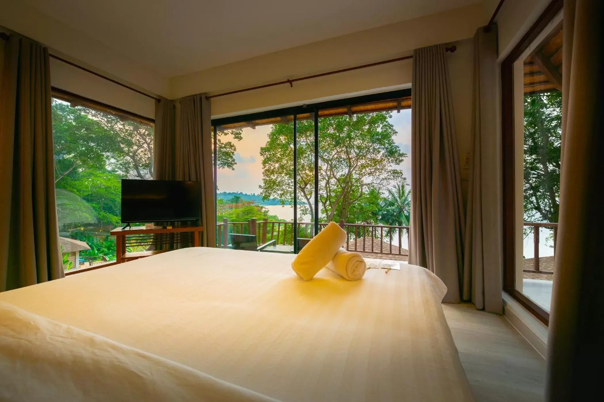 Bed in Siam Bay Resort