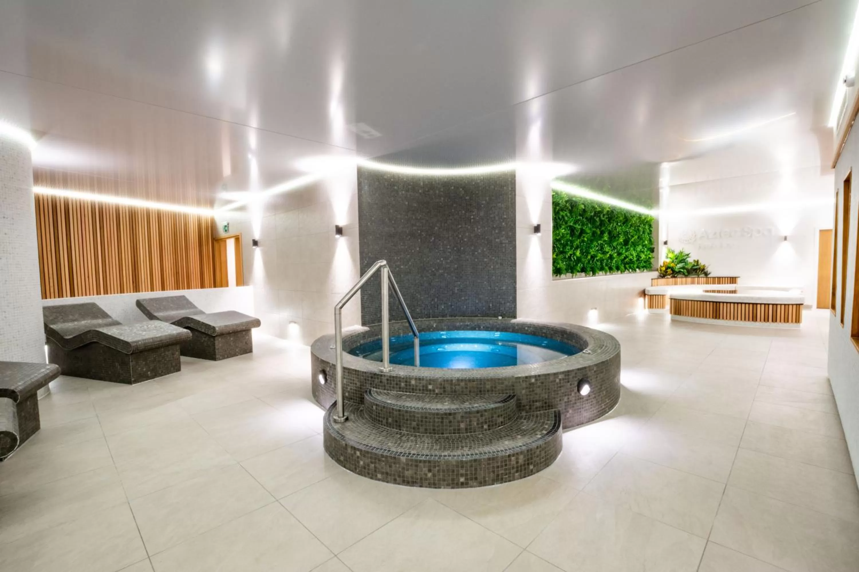 Hot Tub in TLH Carlton Hotel - TLH Leisure, Entertainment and Spa Resort