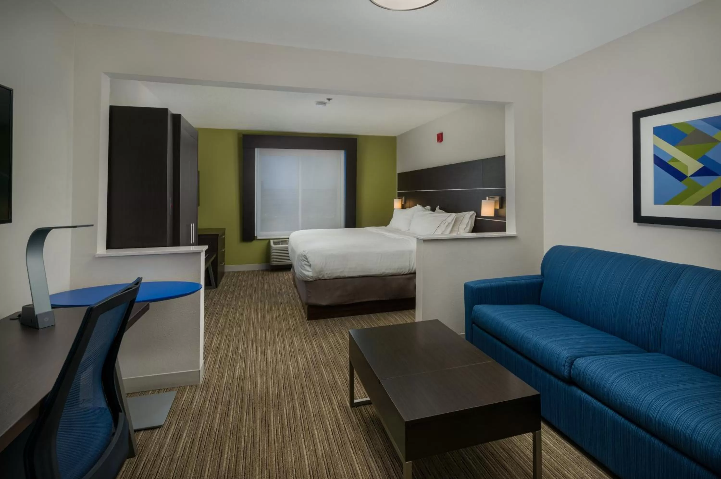 Photo of the whole room, Bed in Holiday Inn Express Lawrence by IHG