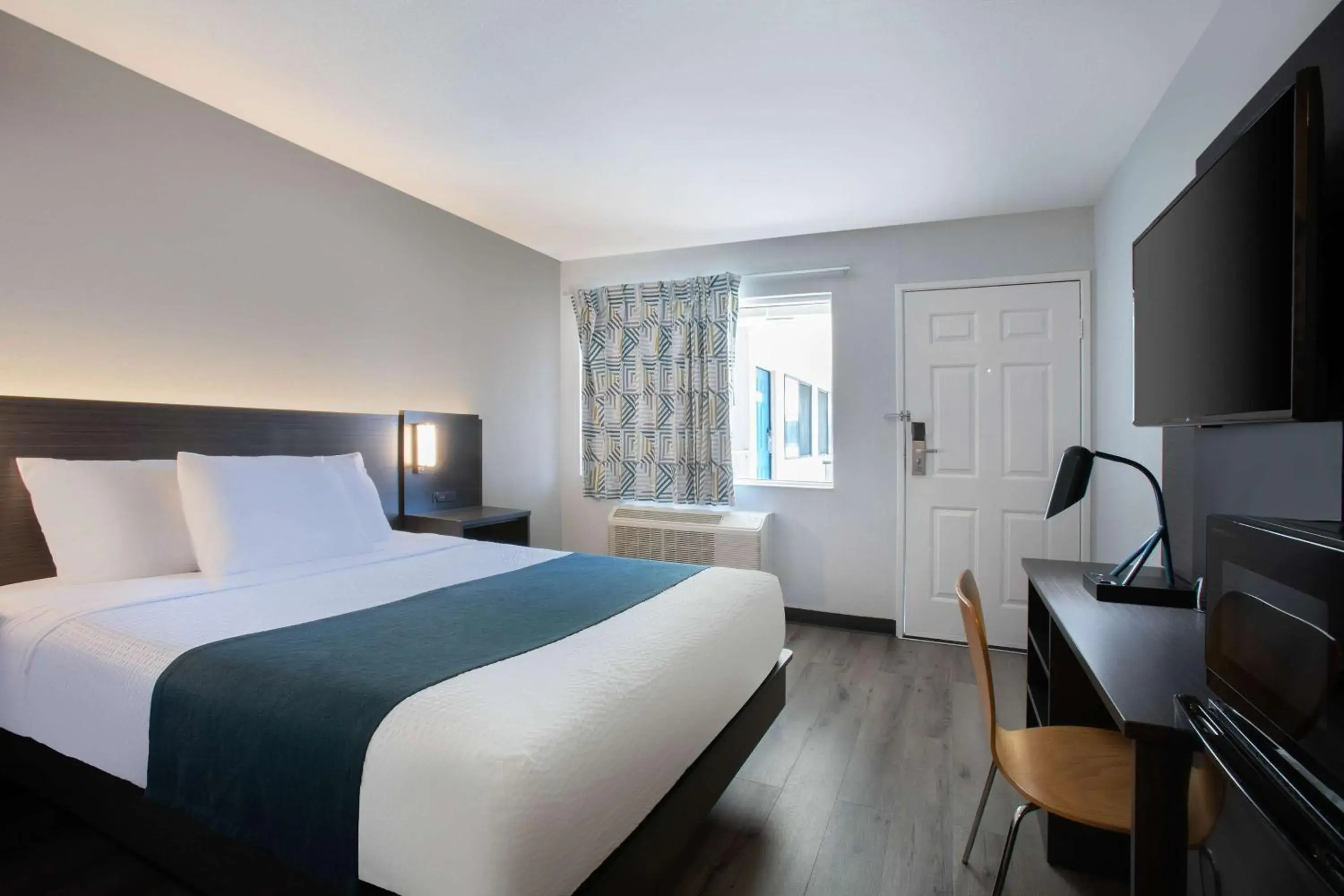 Photo of the whole room, Bed in Motel 6-Woodland, CA Sacramento Airport Photo of the whole room, Bed in Motel 6-Woodland, CA Sacramento Airport