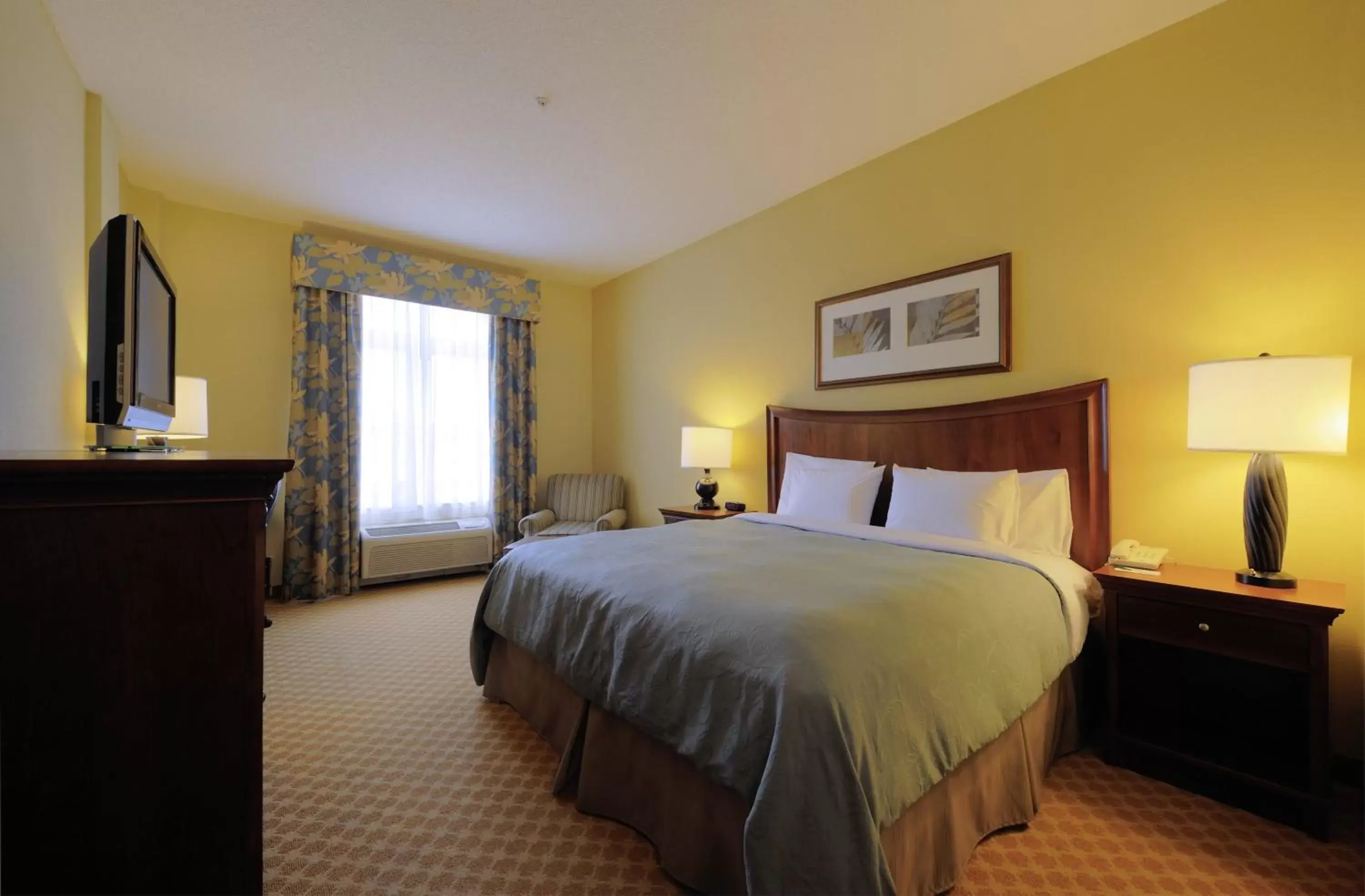 Photo of the whole room, Bed in Country Inn & Suites by Radisson, Orangeburg, SC