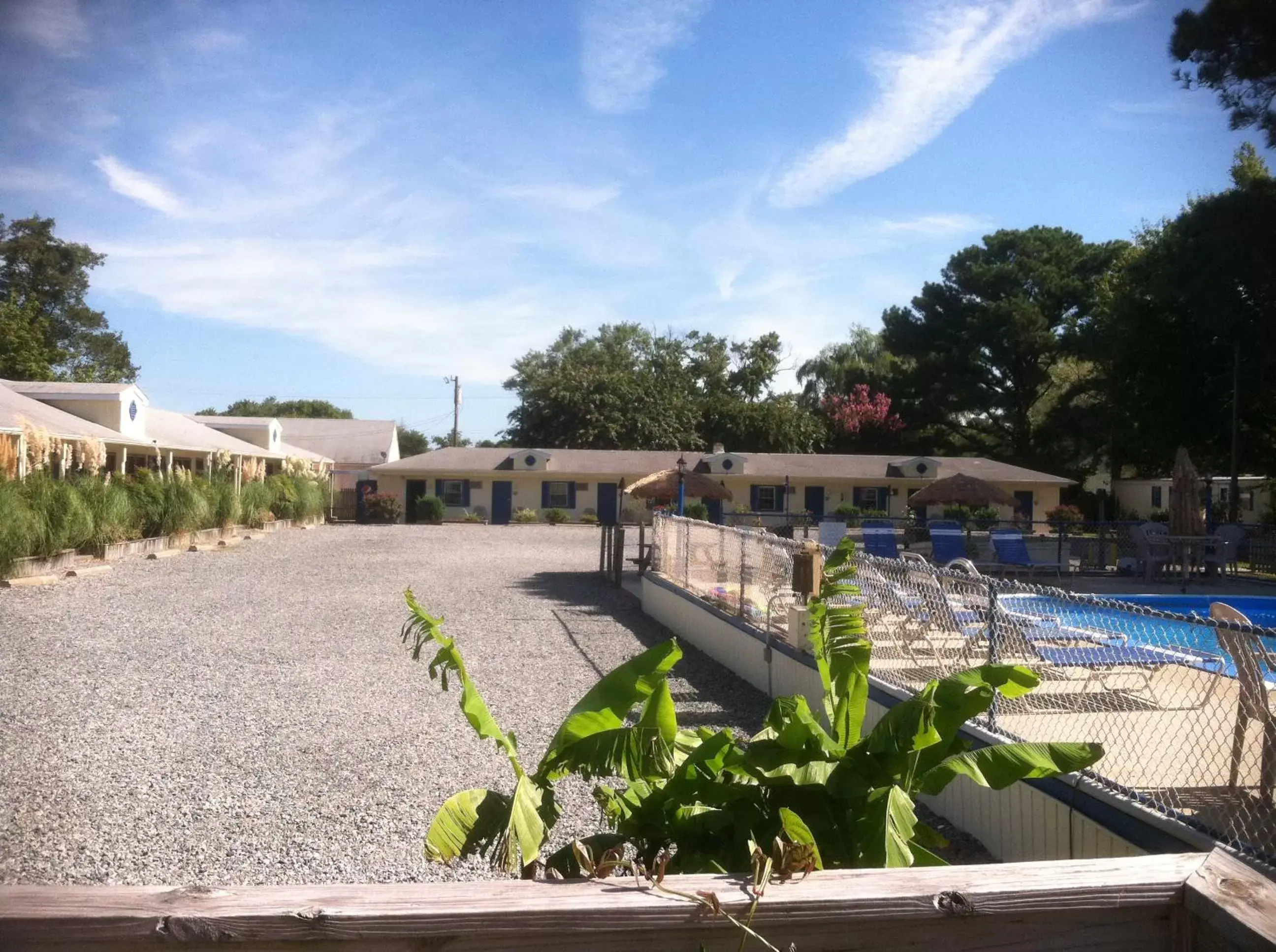 Property building, Swimming Pool in Americas Best Value Inn Chincoteague