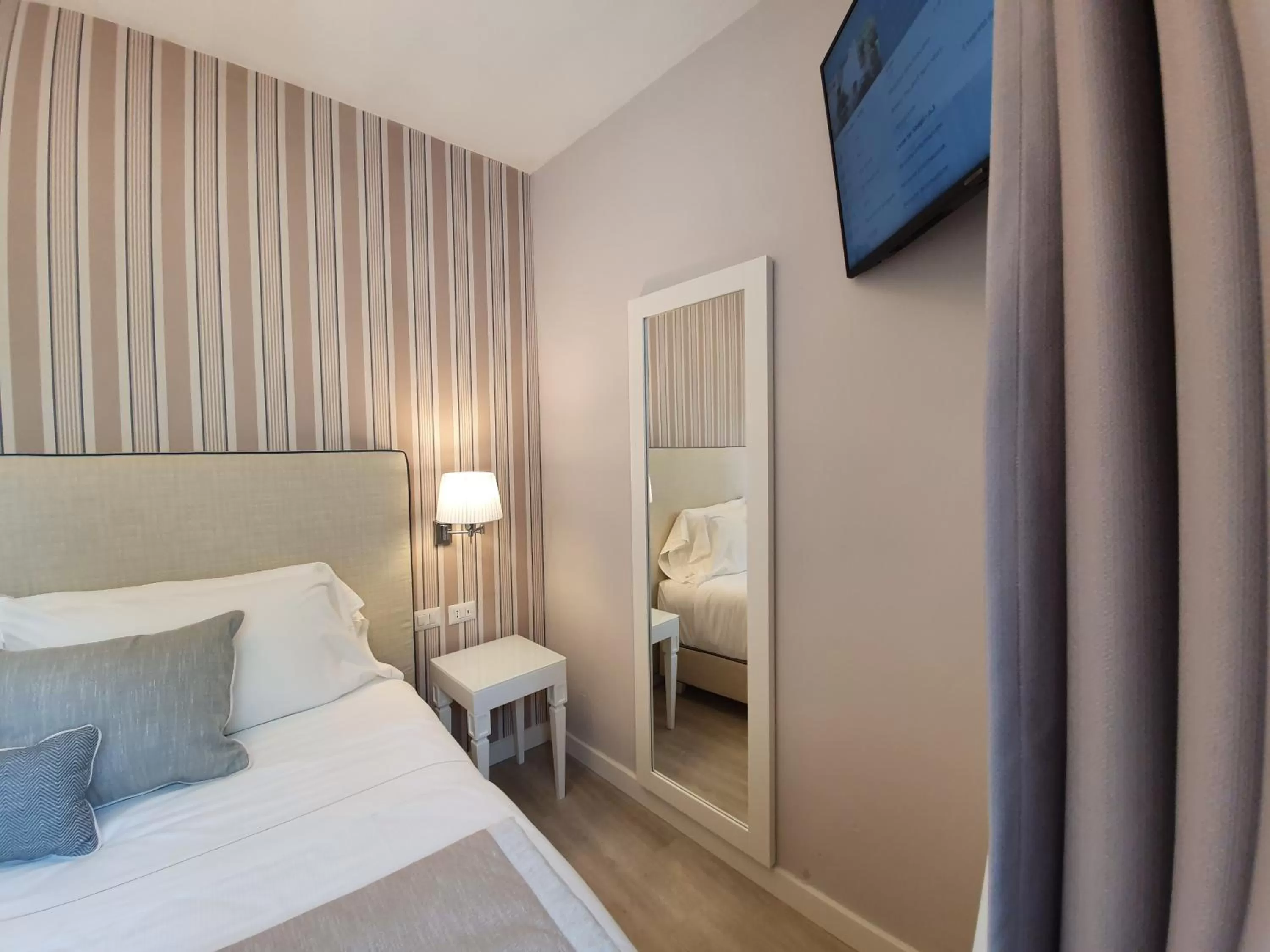 Photo of the whole room, Bed in Hotel Plaza