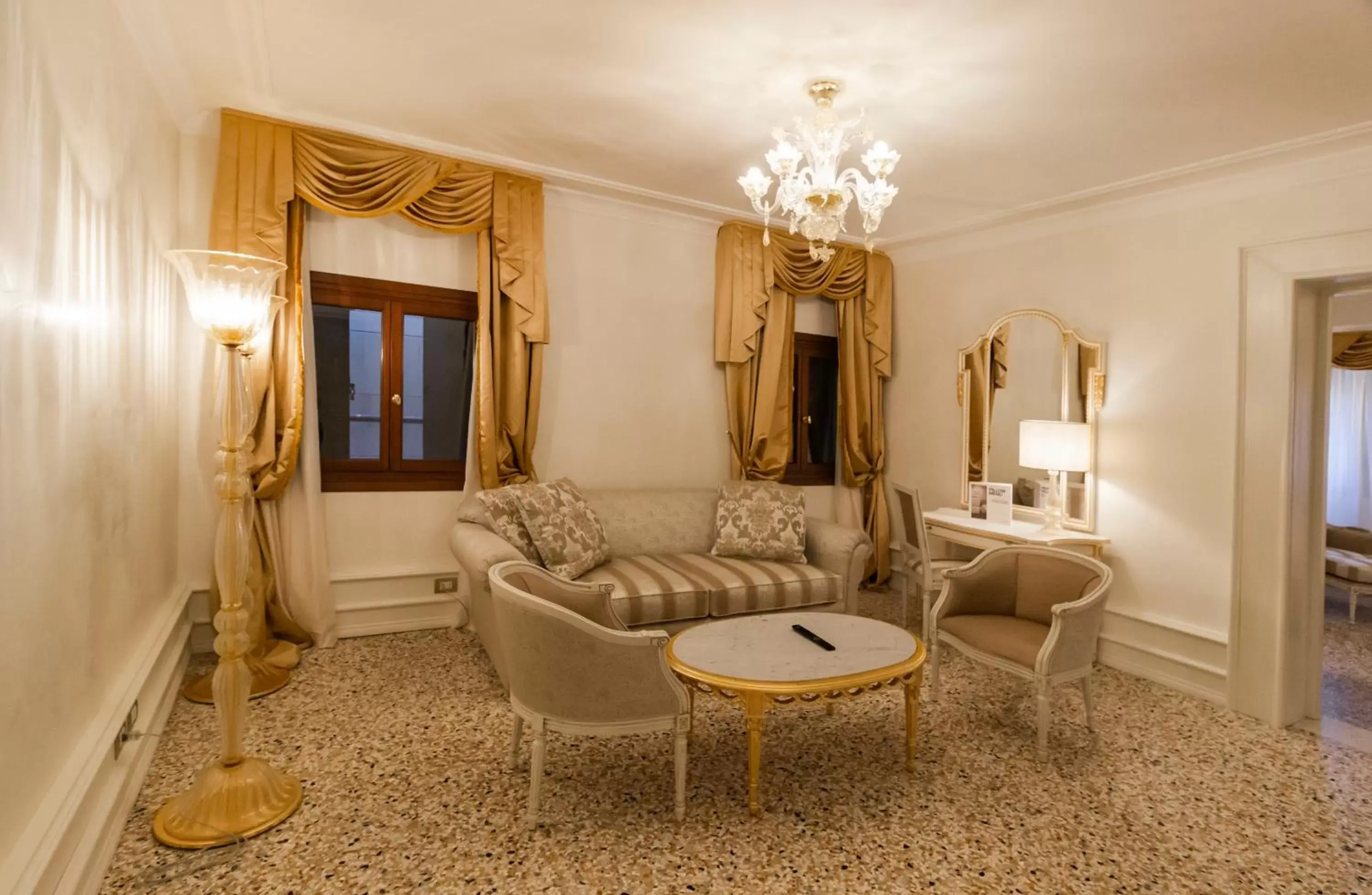Living room, Seating Area in Ca' Bonfadini Historic Experience