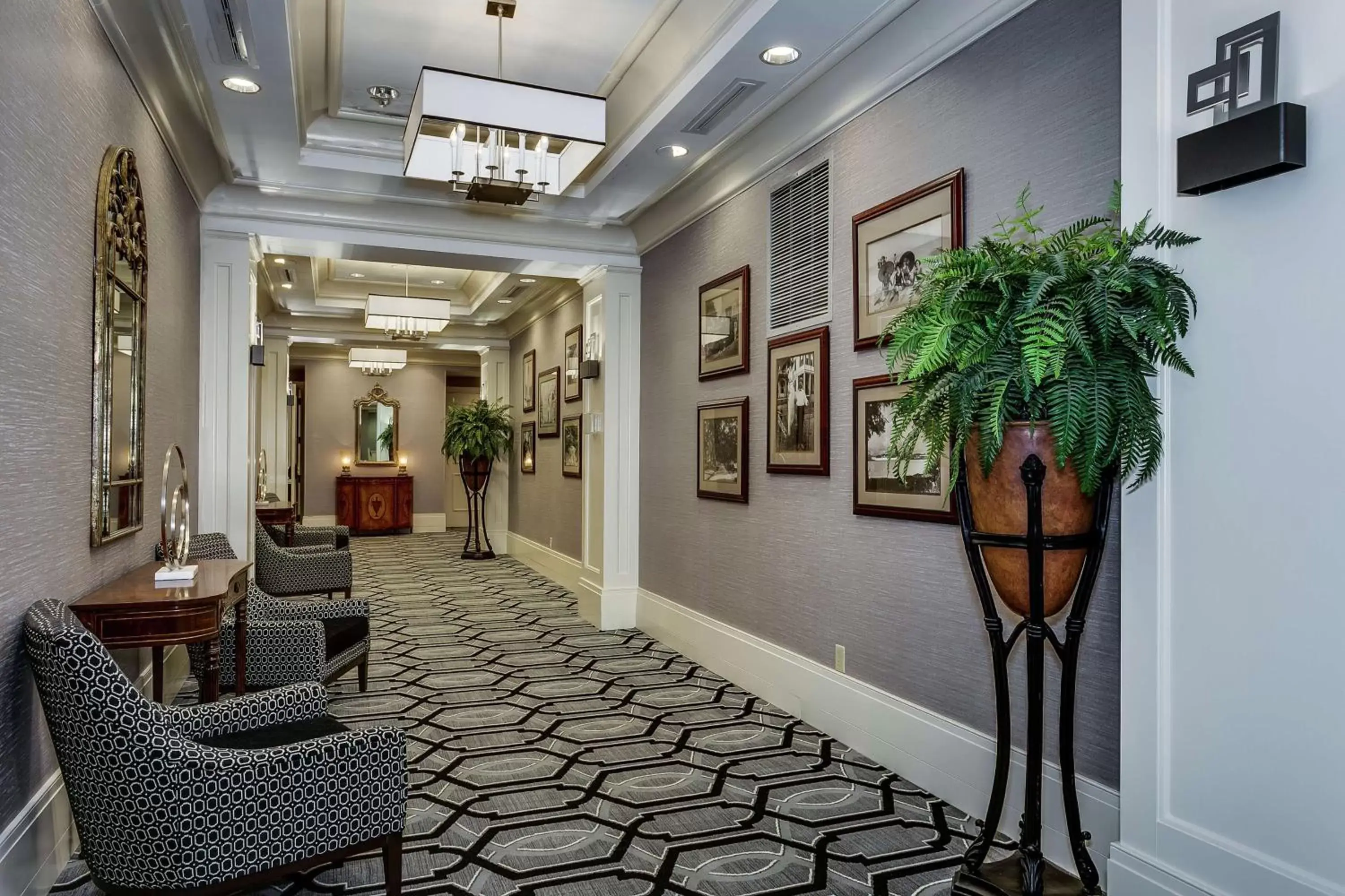 Property building, Lobby/Reception in Hampton Inn & Suites Mobile - Downtown Historic District