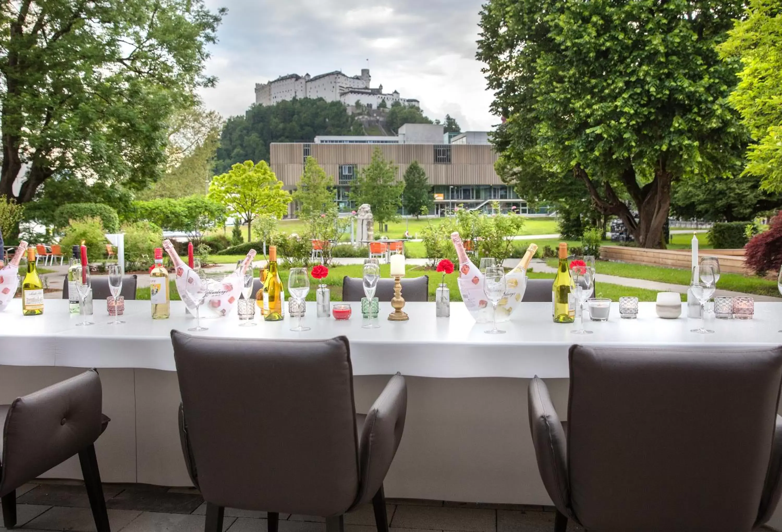 Summer, Restaurant/Places to Eat in JUFA Hotel Salzburg City