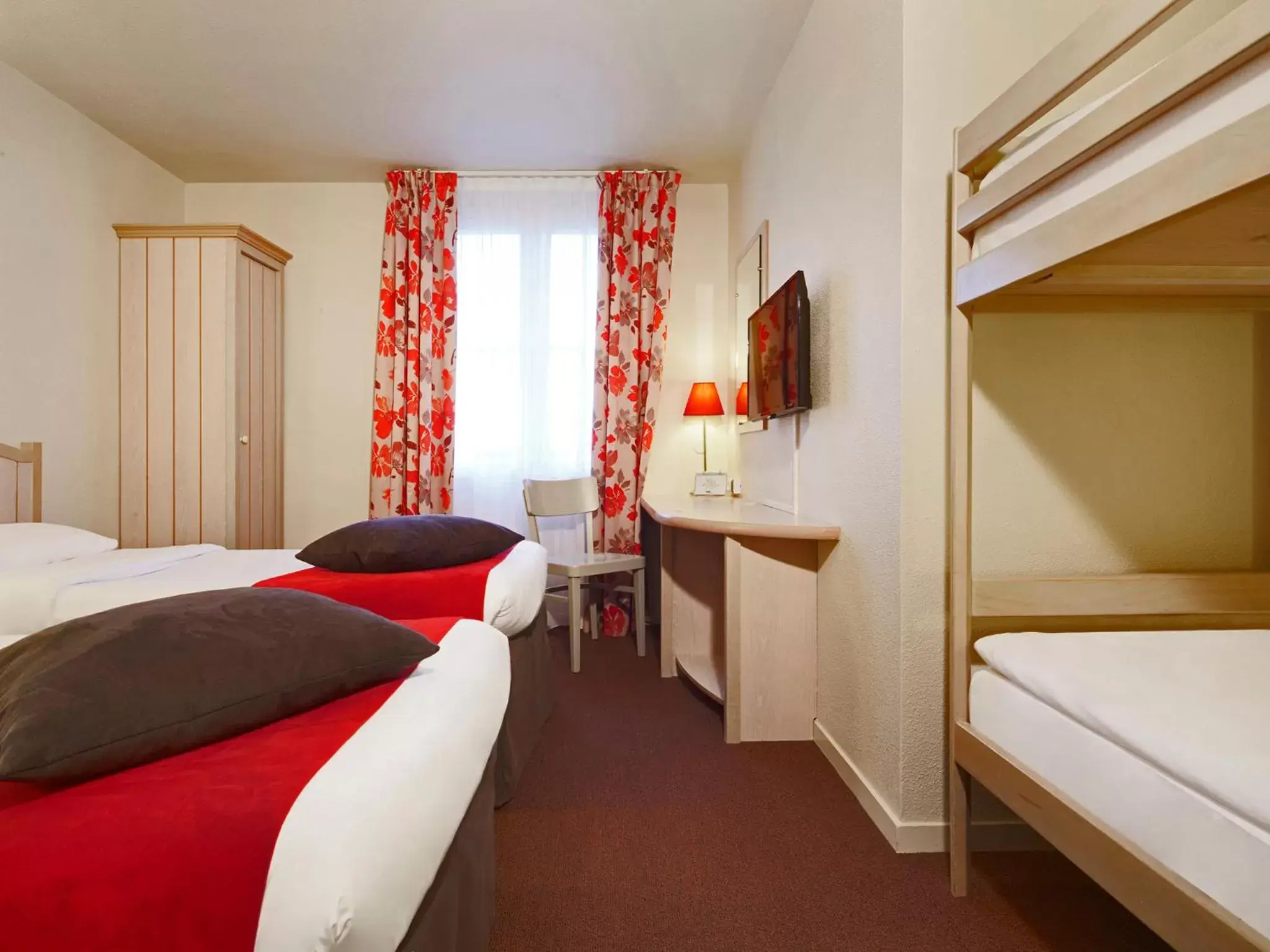 Bed in Campanile Val de France Bed in Campanile Val de France