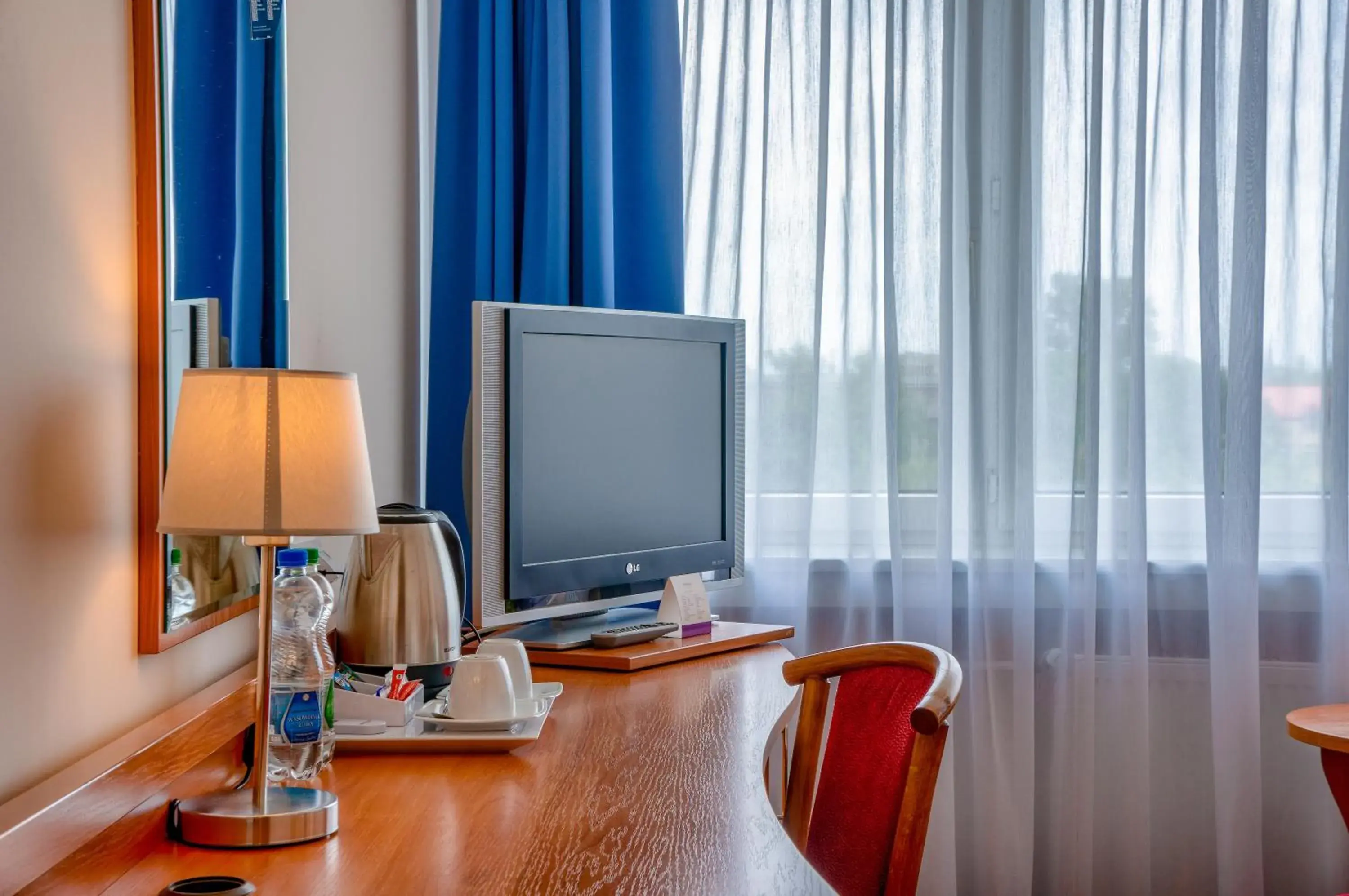 Coffee/tea facilities, TV/Entertainment Center in Mercure Czestochowa Centrum