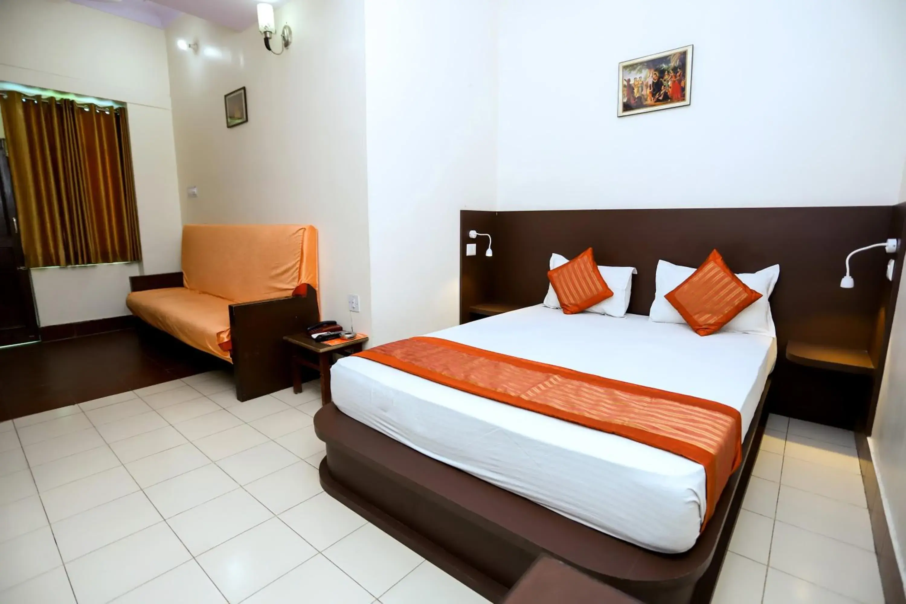 Bed in Hotel Jaisingh Palace Bed in Hotel Jaisingh Palace