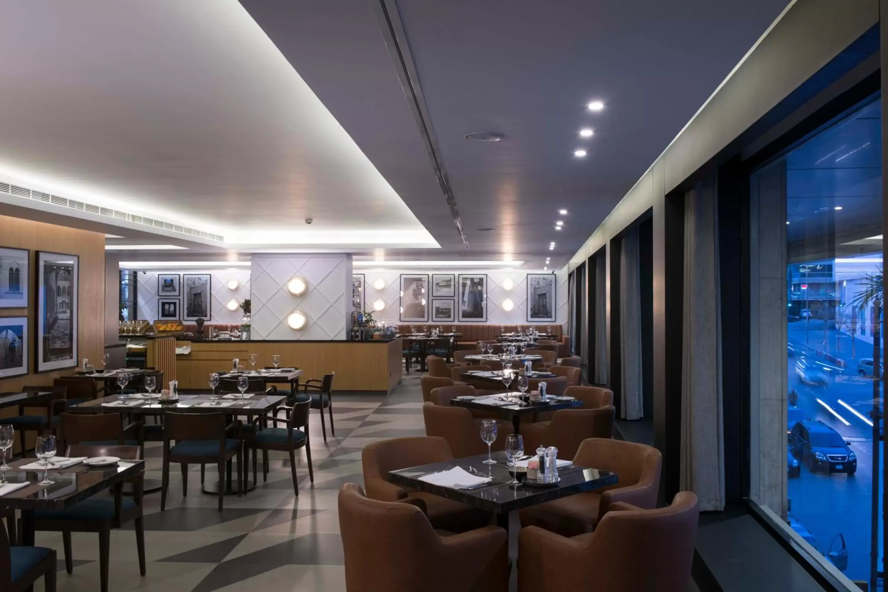 Restaurant/Places to Eat in Radisson Blu Hotel, Beirut Verdun