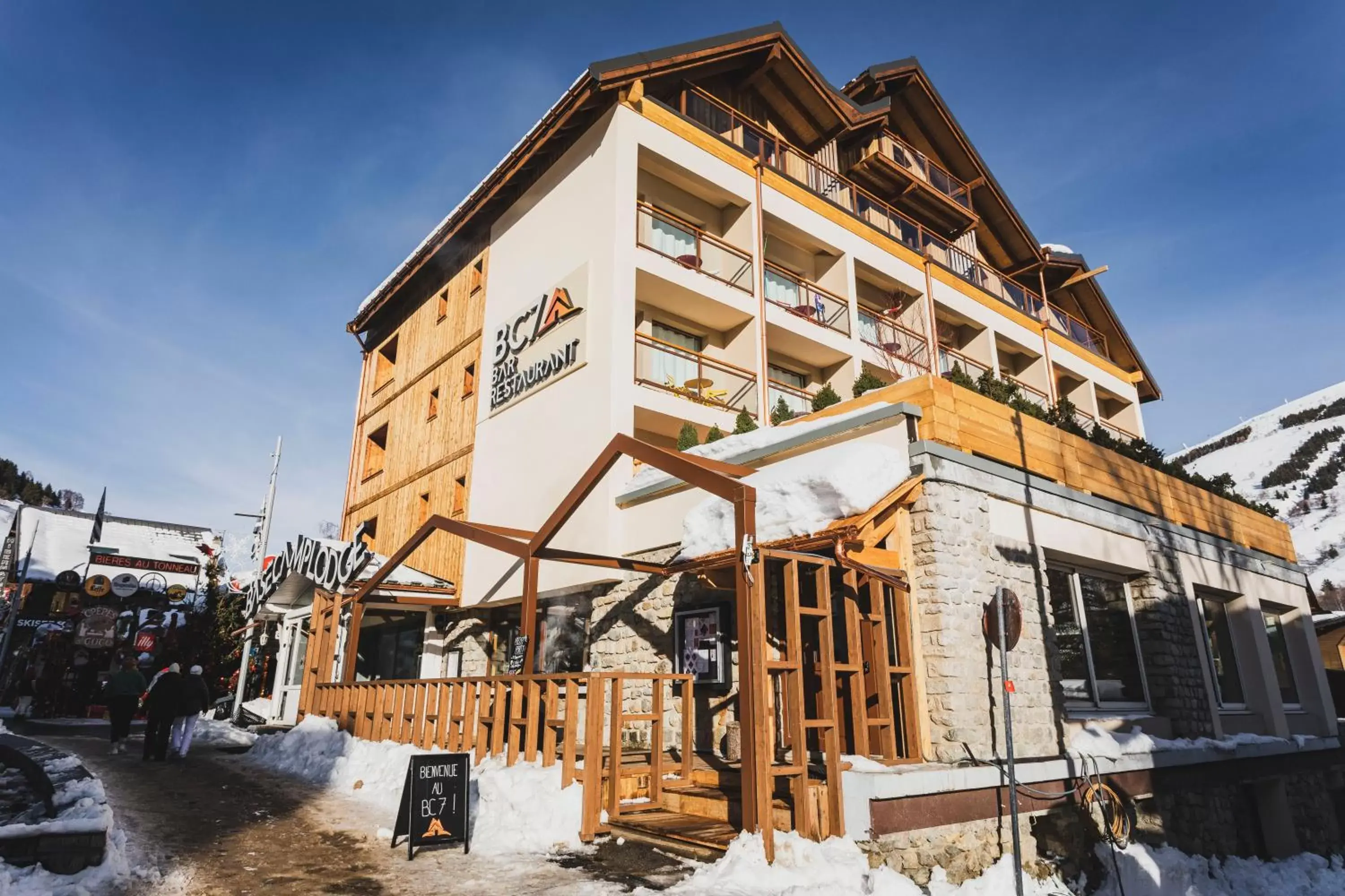Property Building in Hotel Base Camp Lodge - Les 2 Alpes